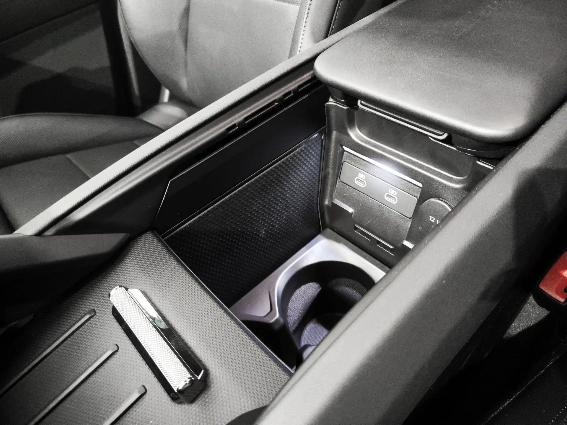 Porsche Cayenne Electric 30