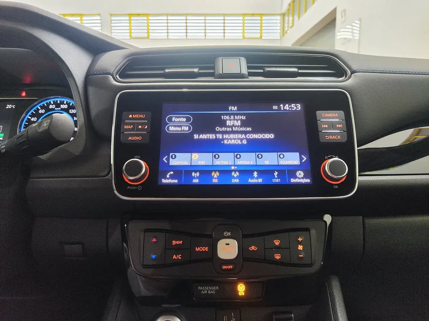 Nissan Leaf N-Connecta 17