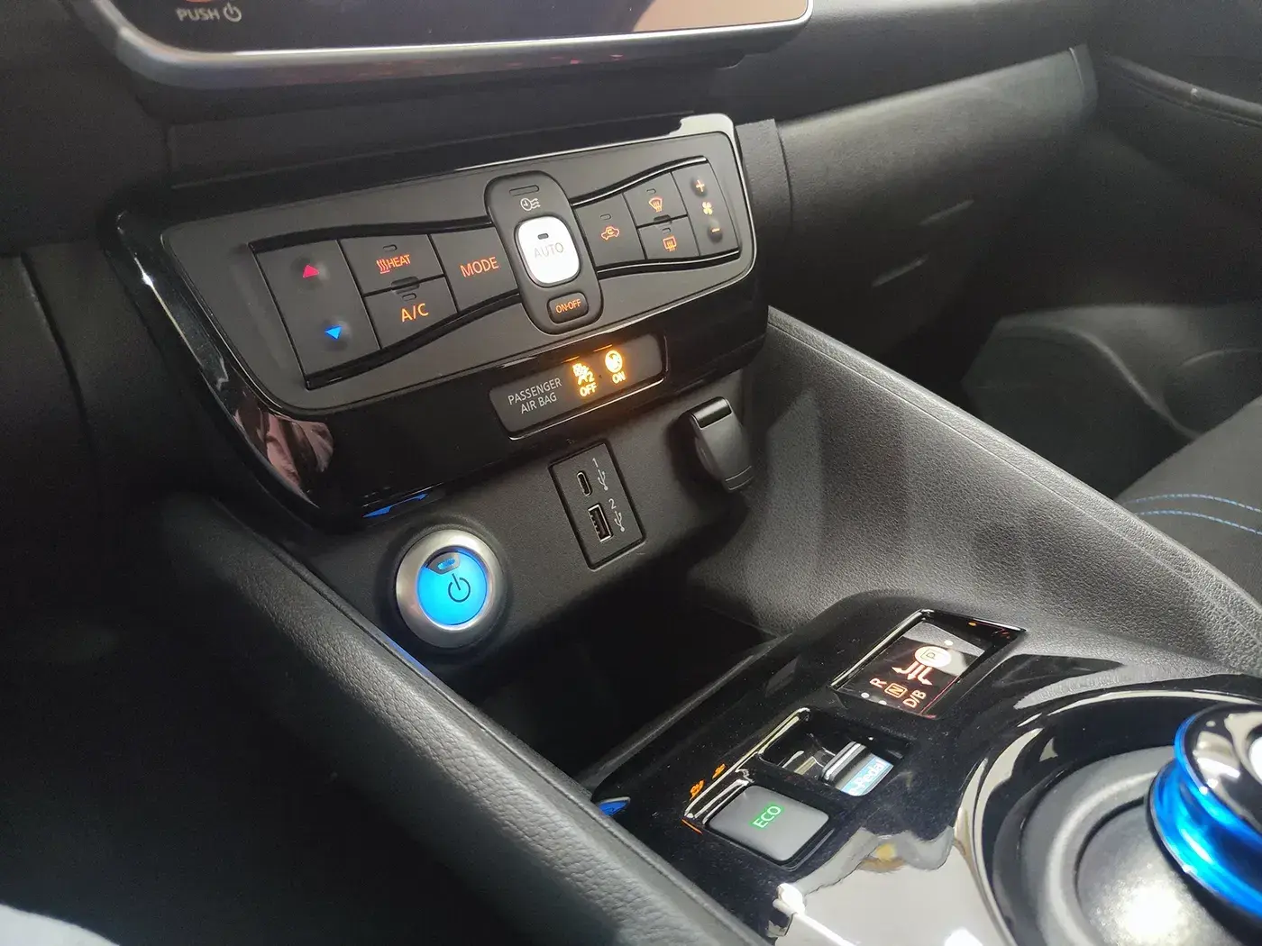 Nissan Leaf N-Connecta 15