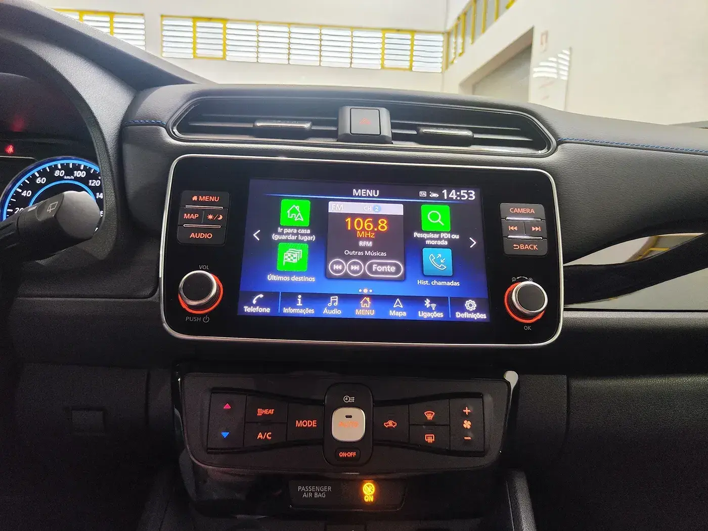 Nissan Leaf N-Connecta 19