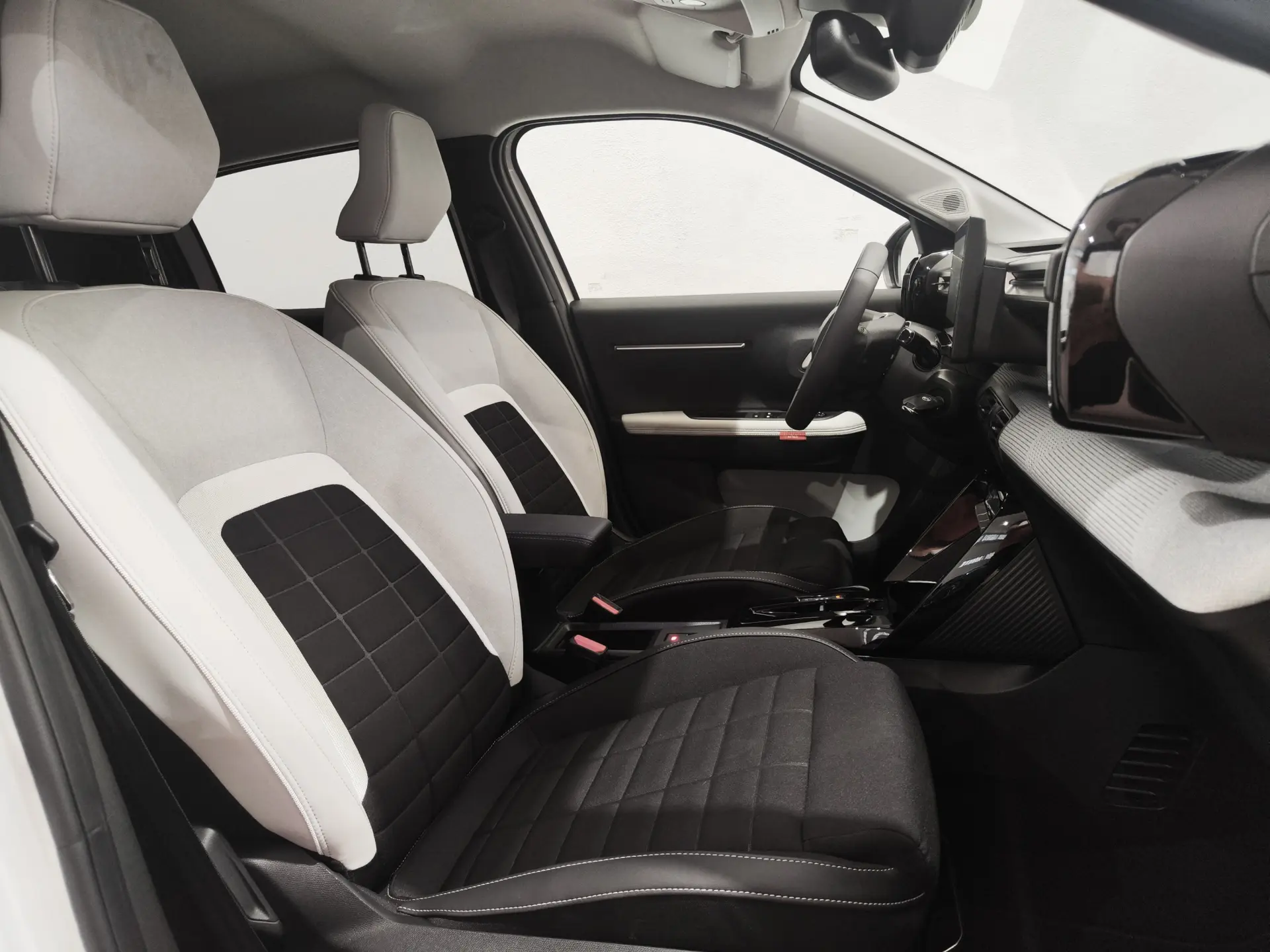 Citroen e-C3 44 kWh Autonomia Conforto Max 28