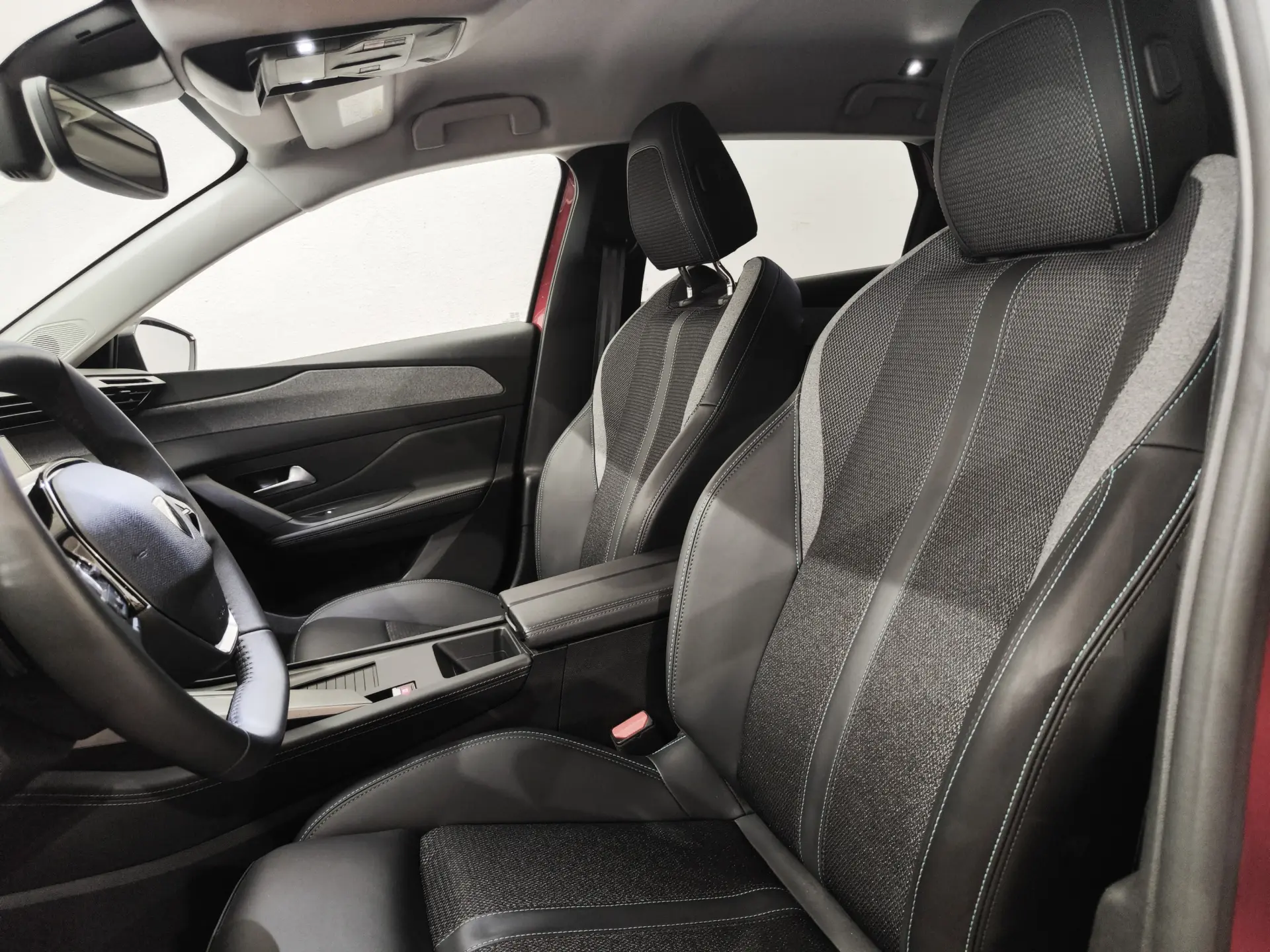 Peugeot 308 SW 1.2 PureTech Allure EAT8 16