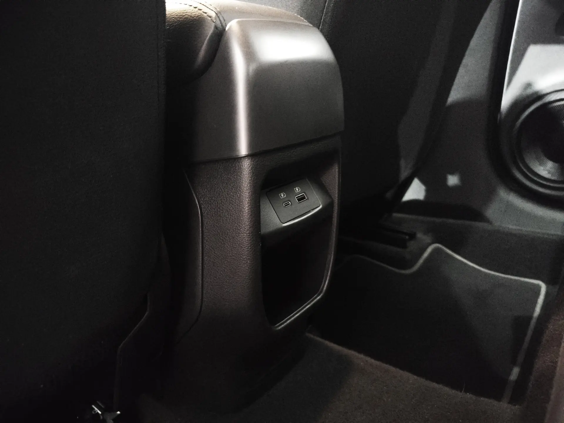 Nissan Juke 1.0 DIG-T N-Connecta DCT 6