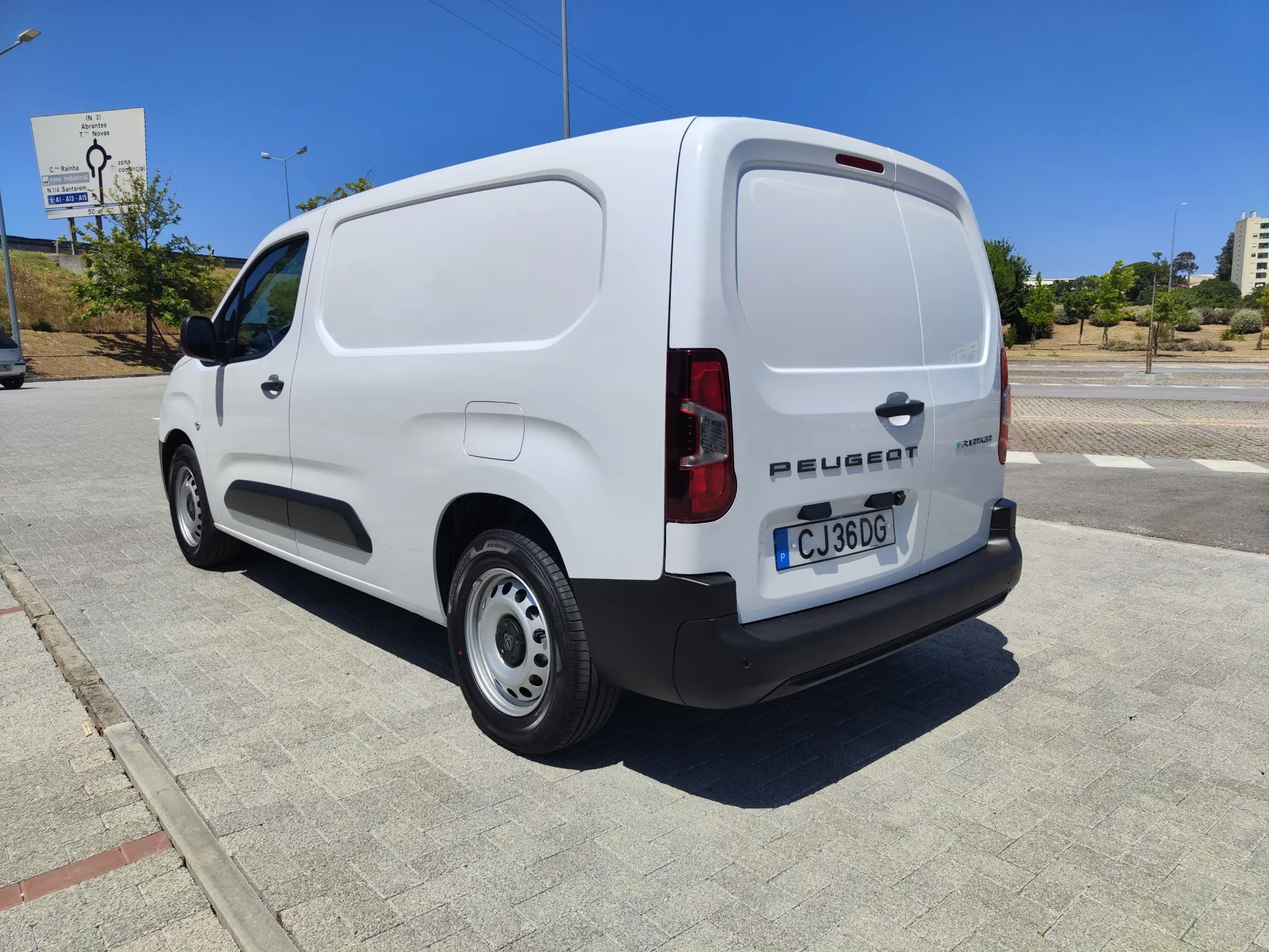 Peugeot e-Partner XL Elétrico 136cv - Bateria 50kwh 6