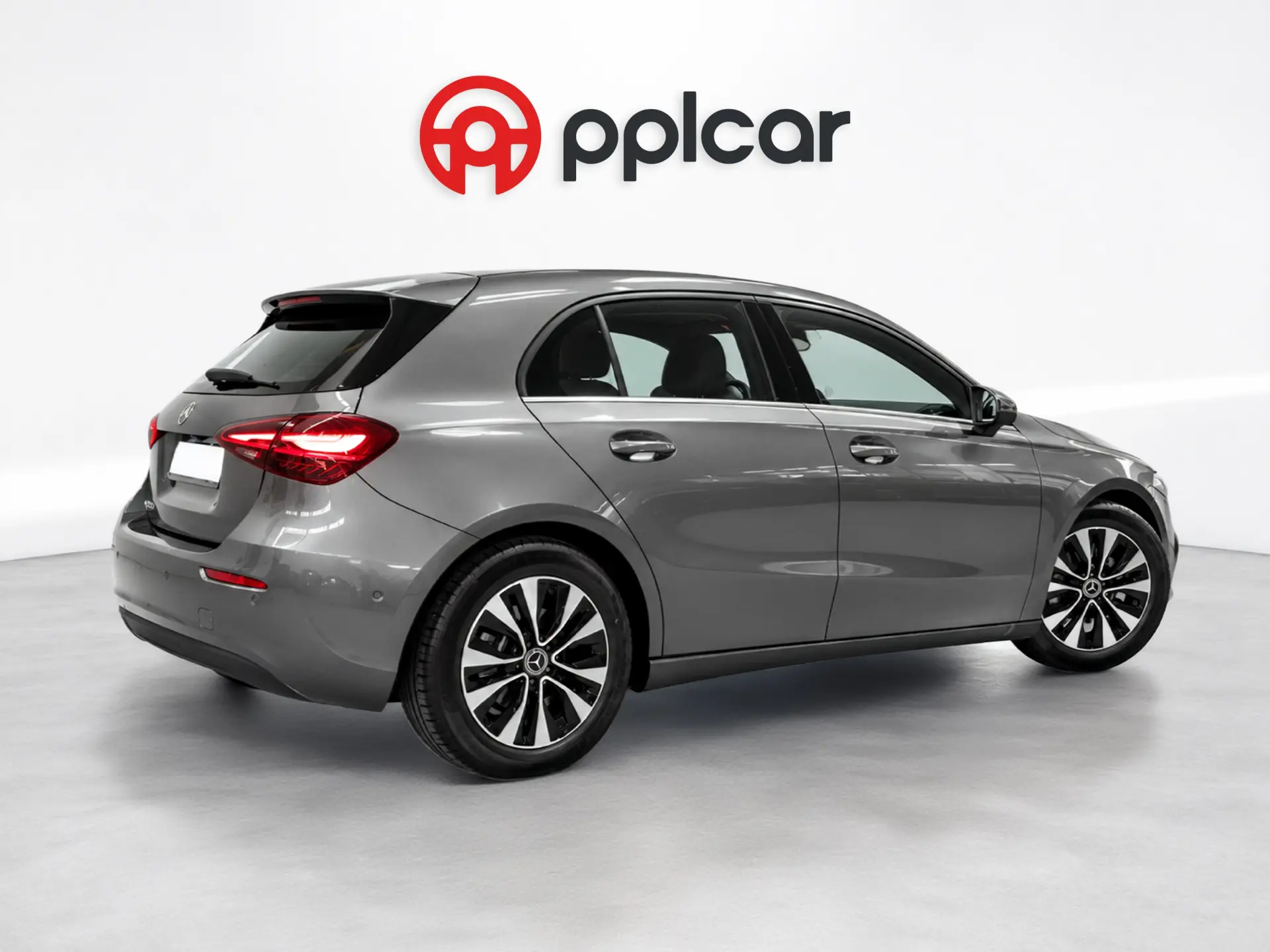 Mercedes-Benz A 200 Standard 2