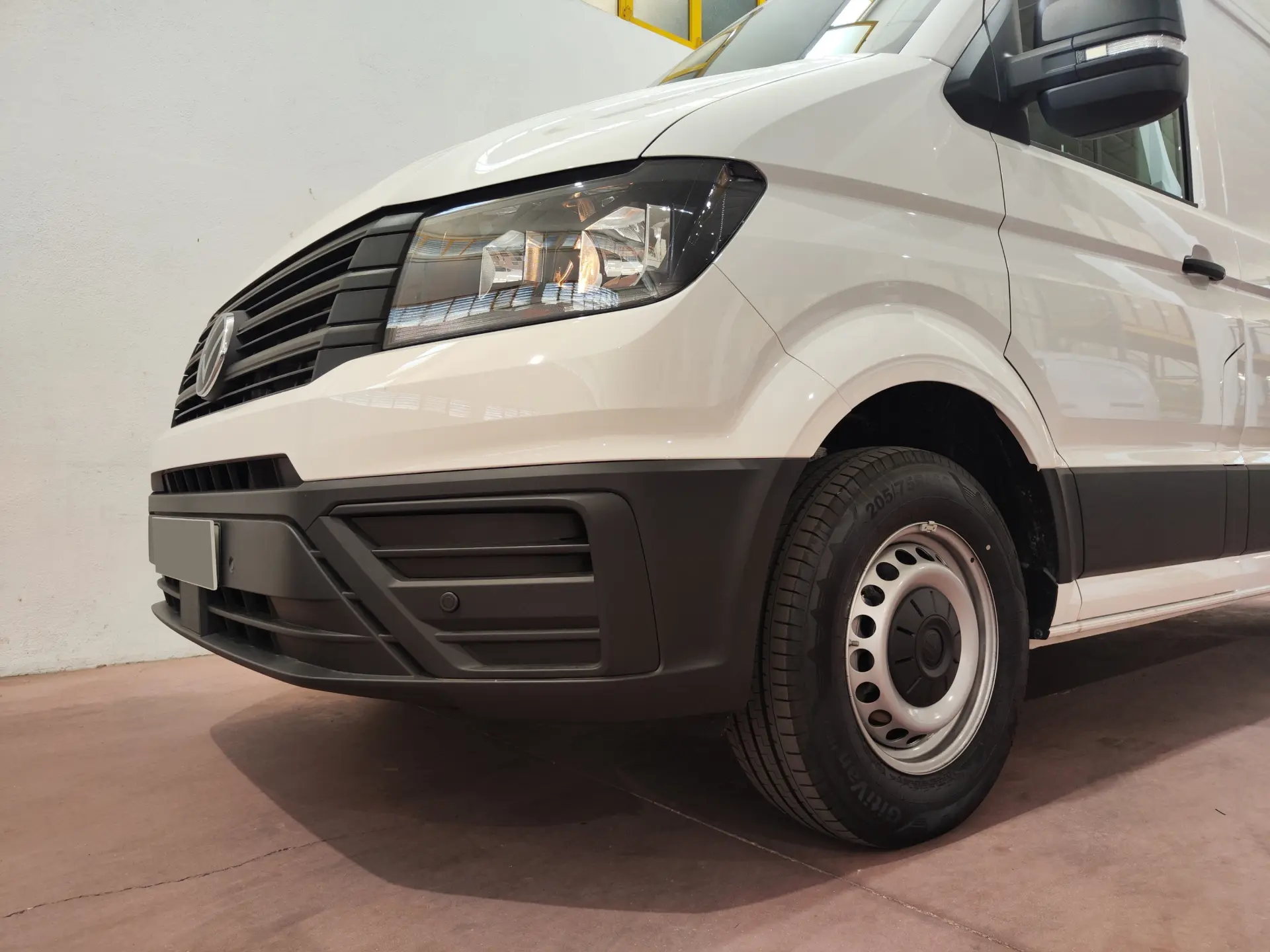 Volkswagen Crafter 35 2.0 TDI L3H3 4
