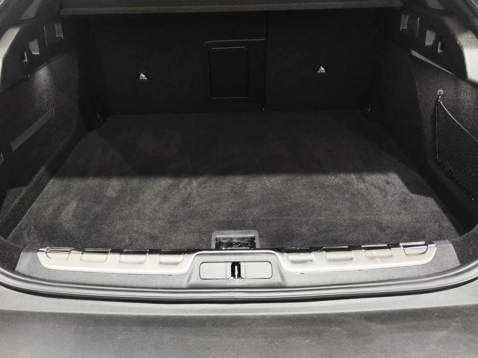 Peugeot 408 1.6 Hybrid GT e-EAT8 28