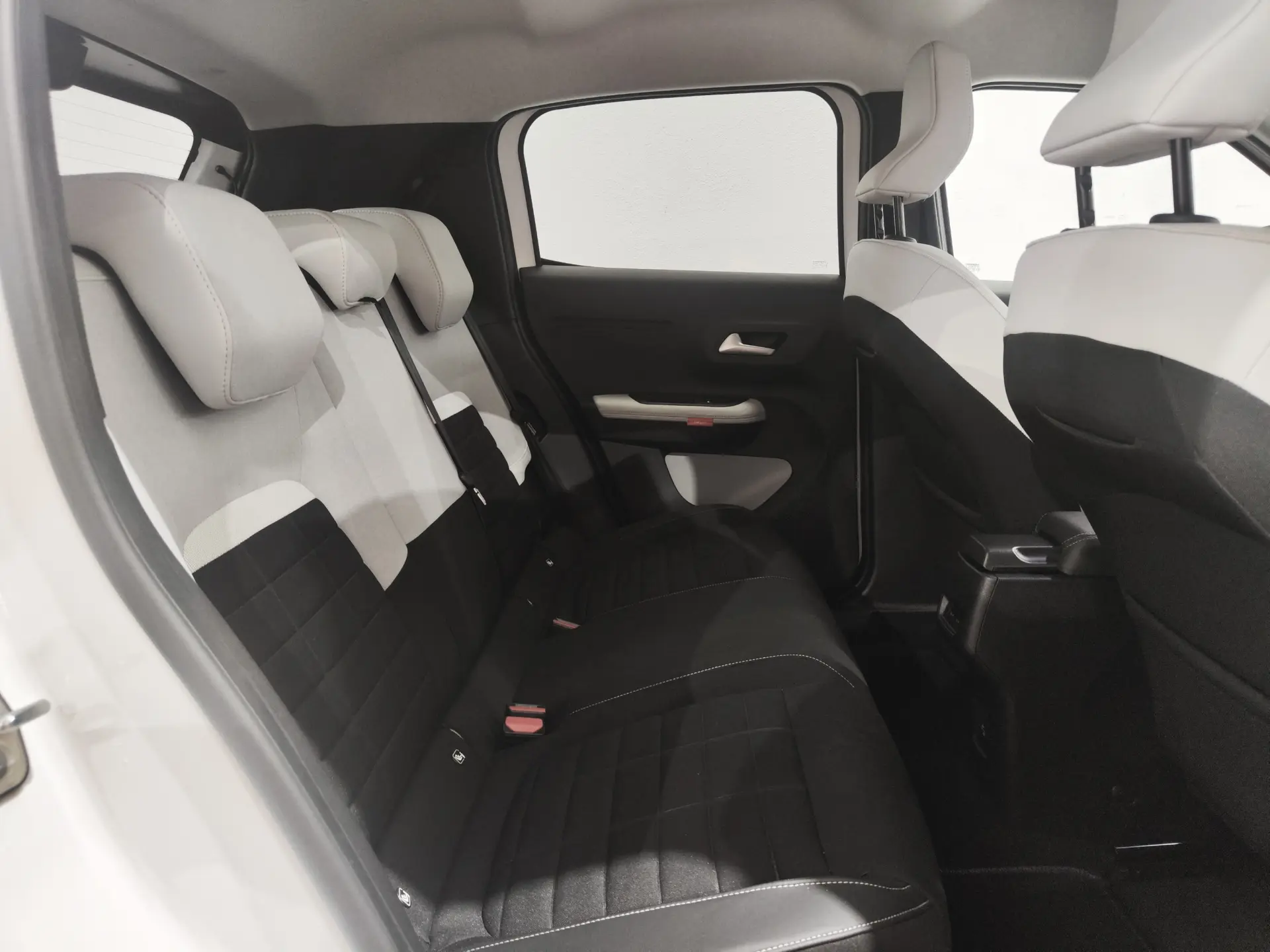 Citroen e-C3 44 kWh Autonomia Conforto Max 27