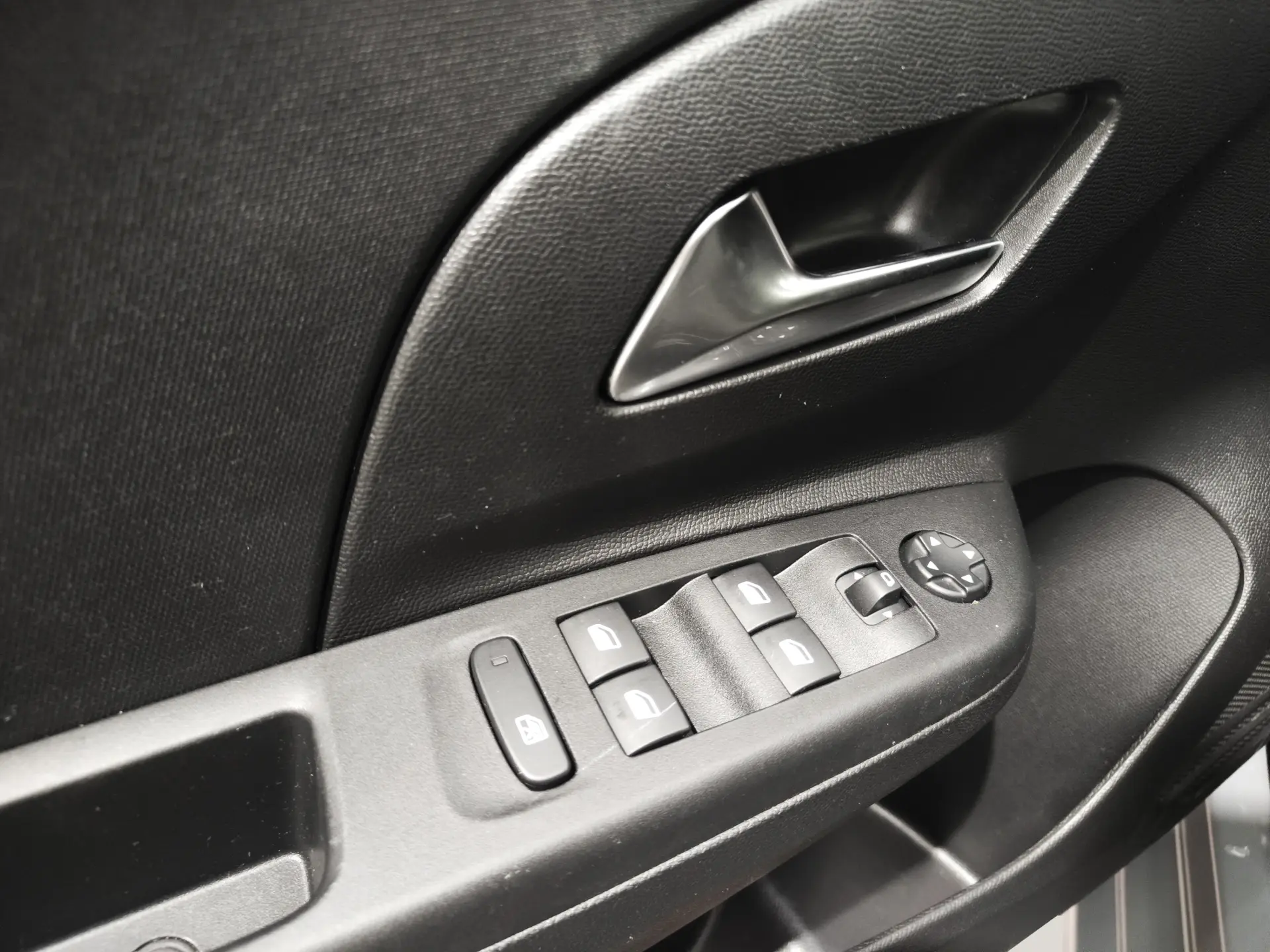 Opel Corsa-e 50 kWh 8