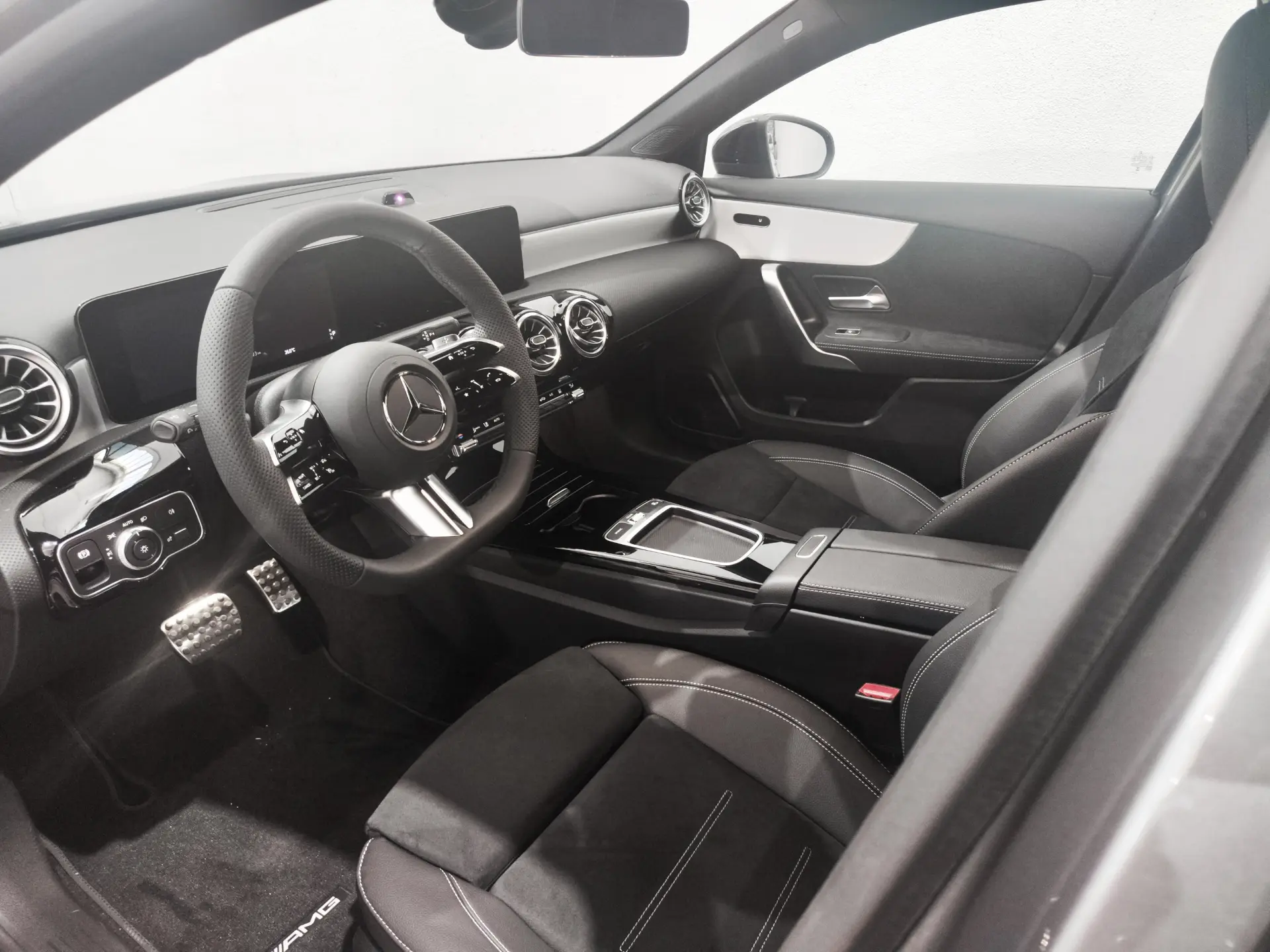 Mercedes-Benz A 250 e 7
