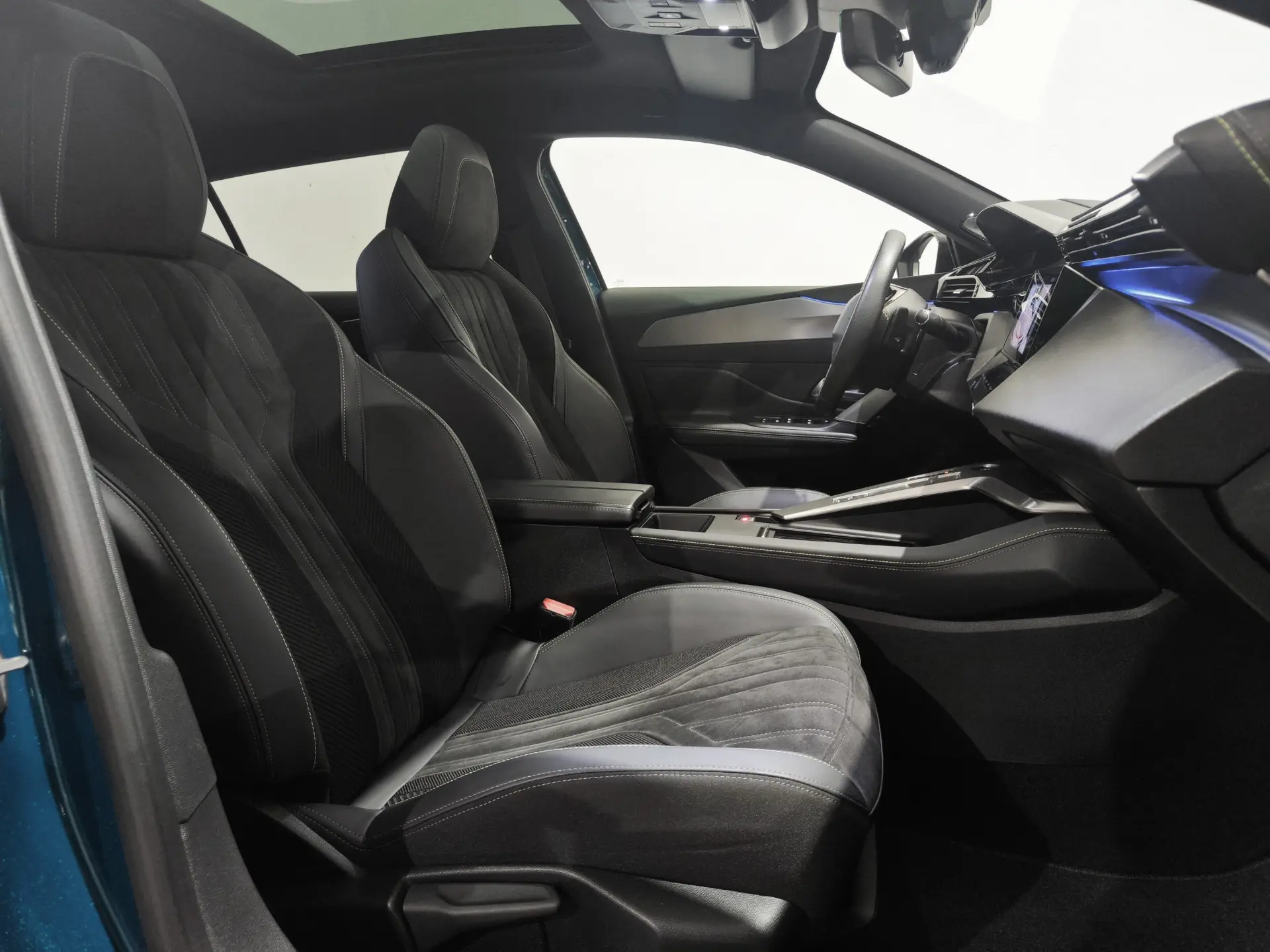 Peugeot 408 1.6 Hybrid GT e-EAT8 7