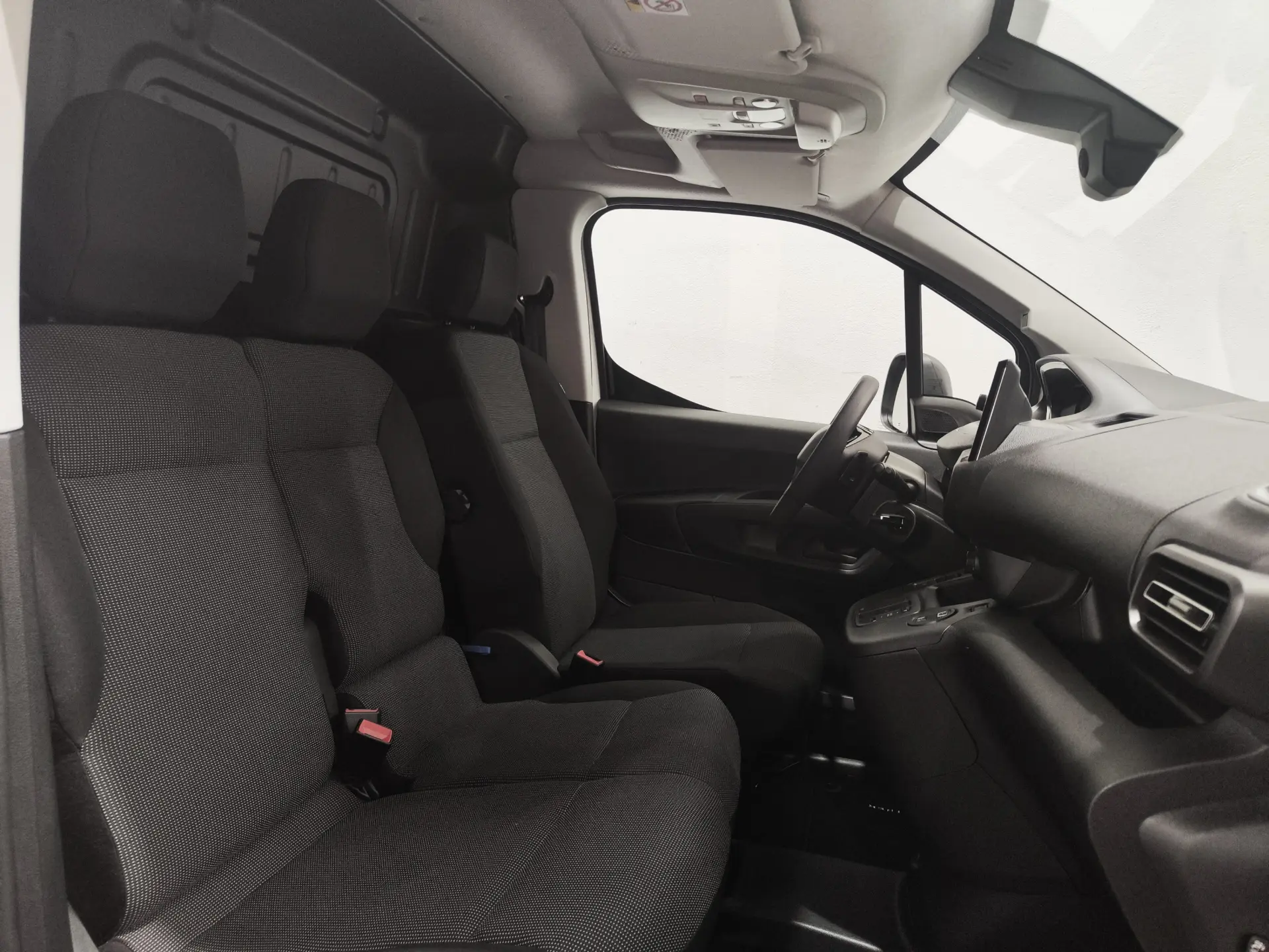 Peugeot e-Partner XL Eletrico 136cv - Bateria 50kwh 26