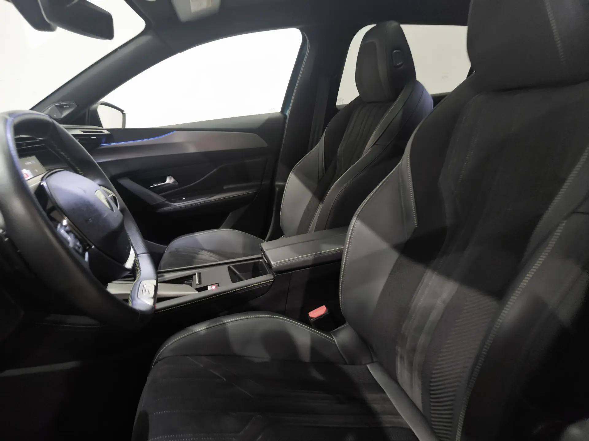 Peugeot 408 1.6 Hybrid GT e-EAT8 13