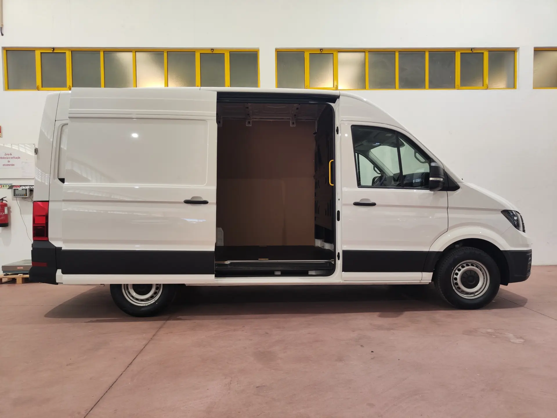 Volkswagen Crafter 35 2.0 TDI L3H3 11