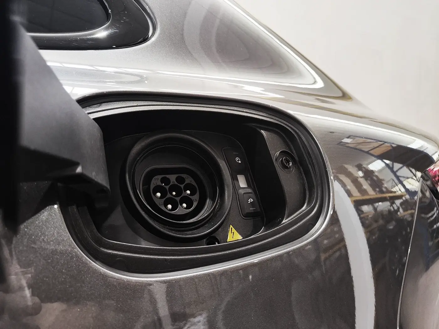 Porsche Cayenne Coupé E-Hybrid 9