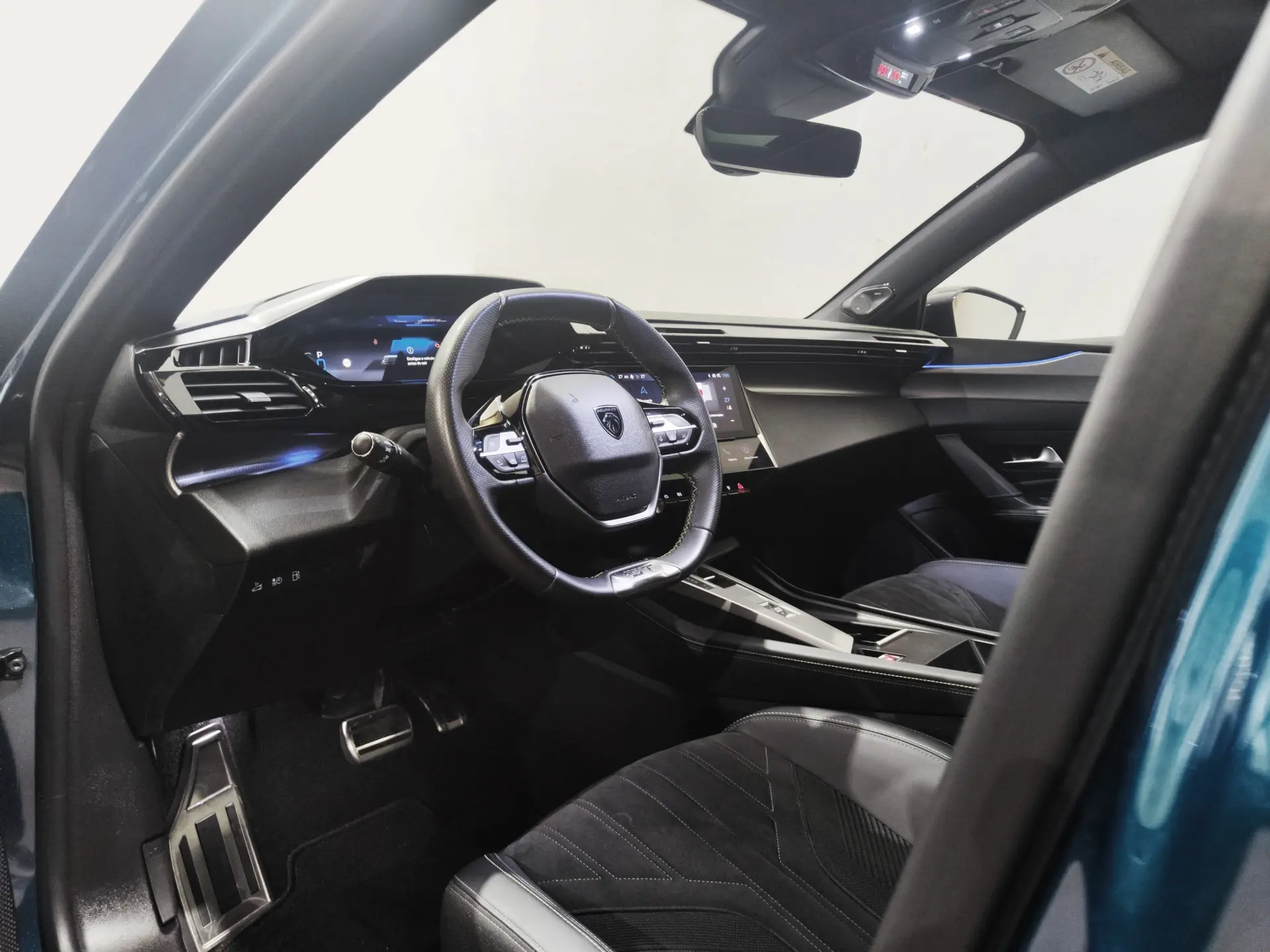 Peugeot 408 1.6 Hybrid GT e-EAT8 12