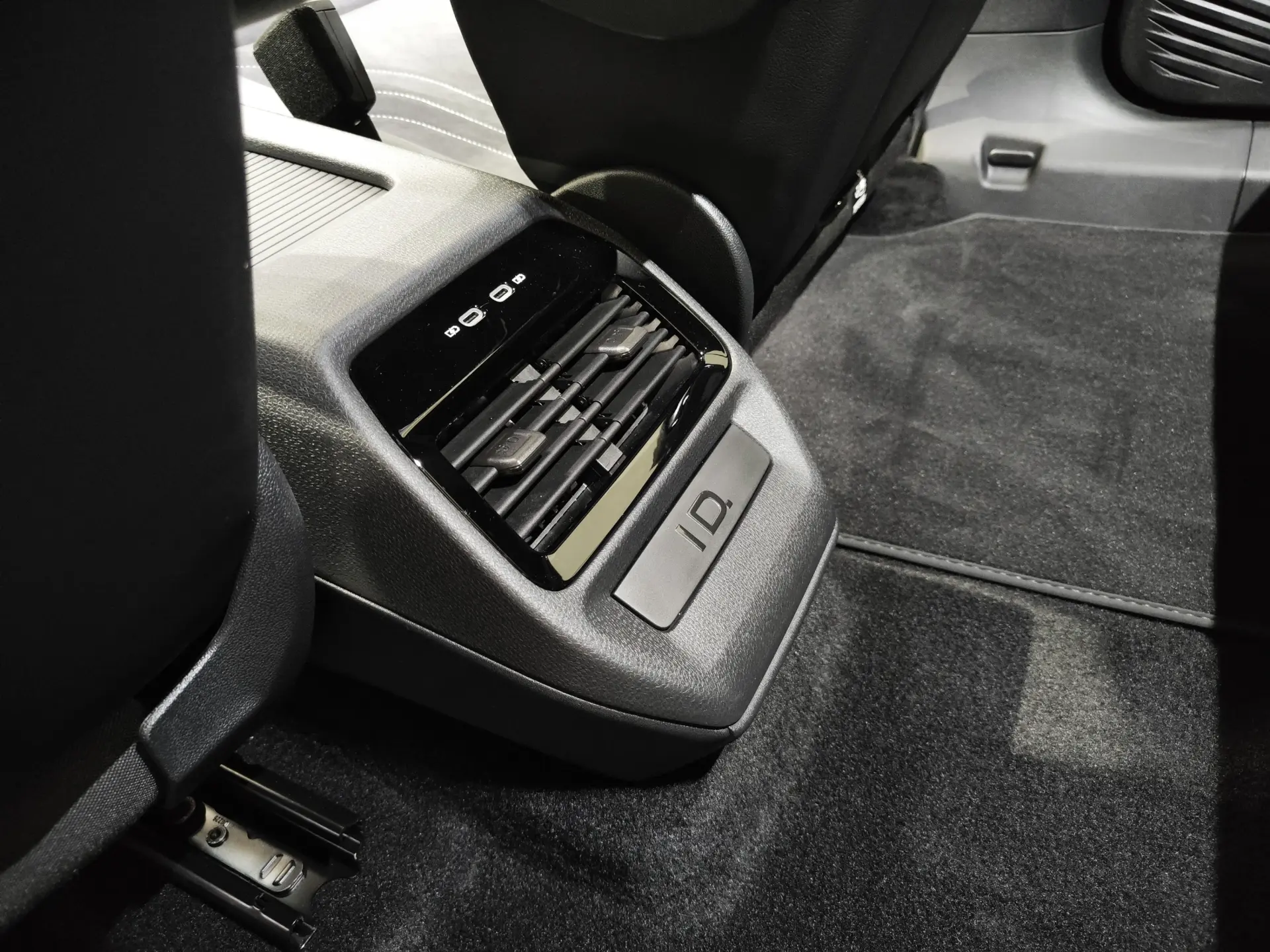 Volkswagen ID.4 77 kWh Pro 5