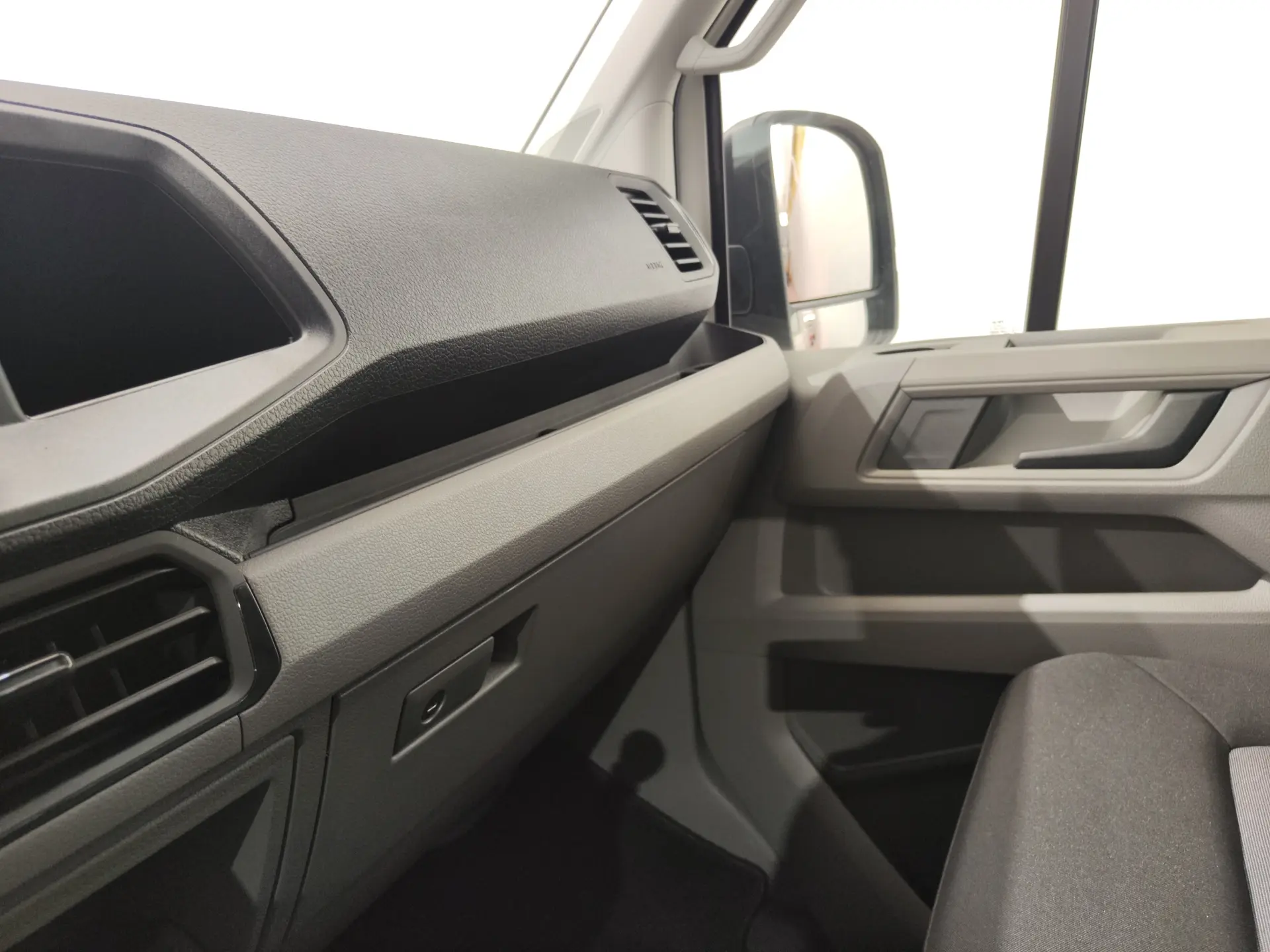 Volkswagen Crafter 35 2.0 TDI L3H3 30