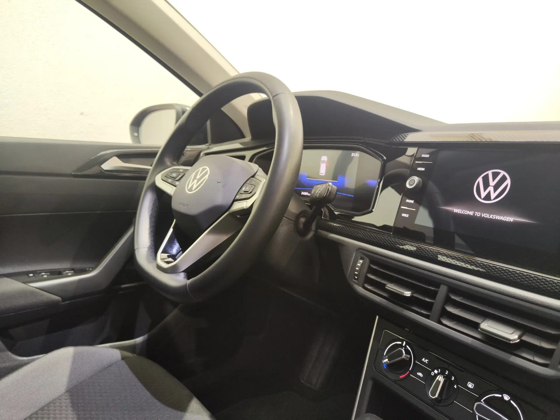 Volkswagen Taigo 1.0 TSI Urban DSG 29