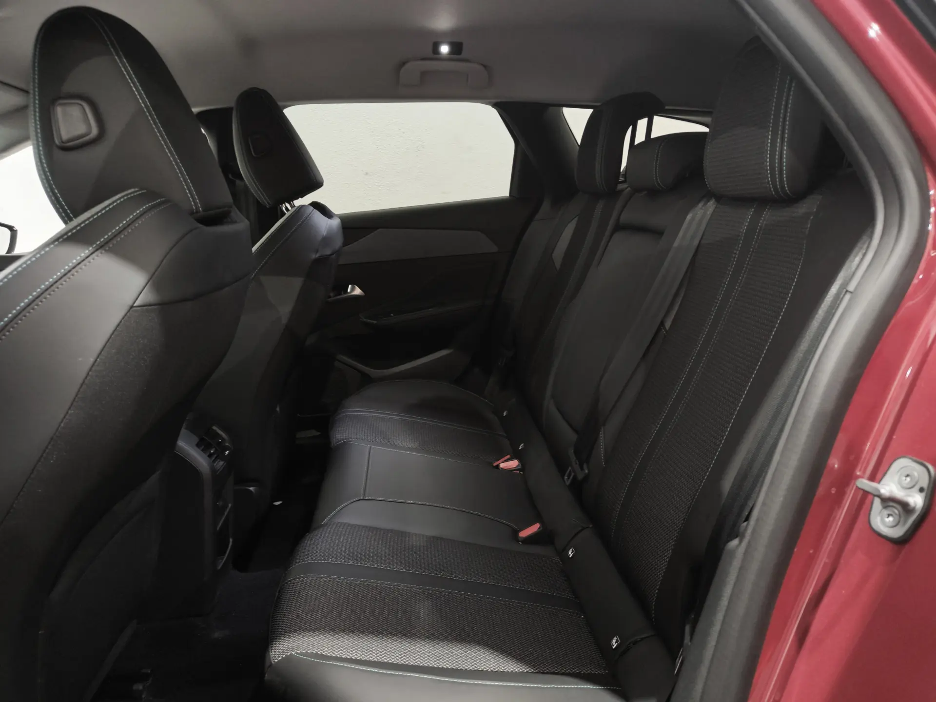 Peugeot 308 SW 1.2 PureTech Allure EAT8 11