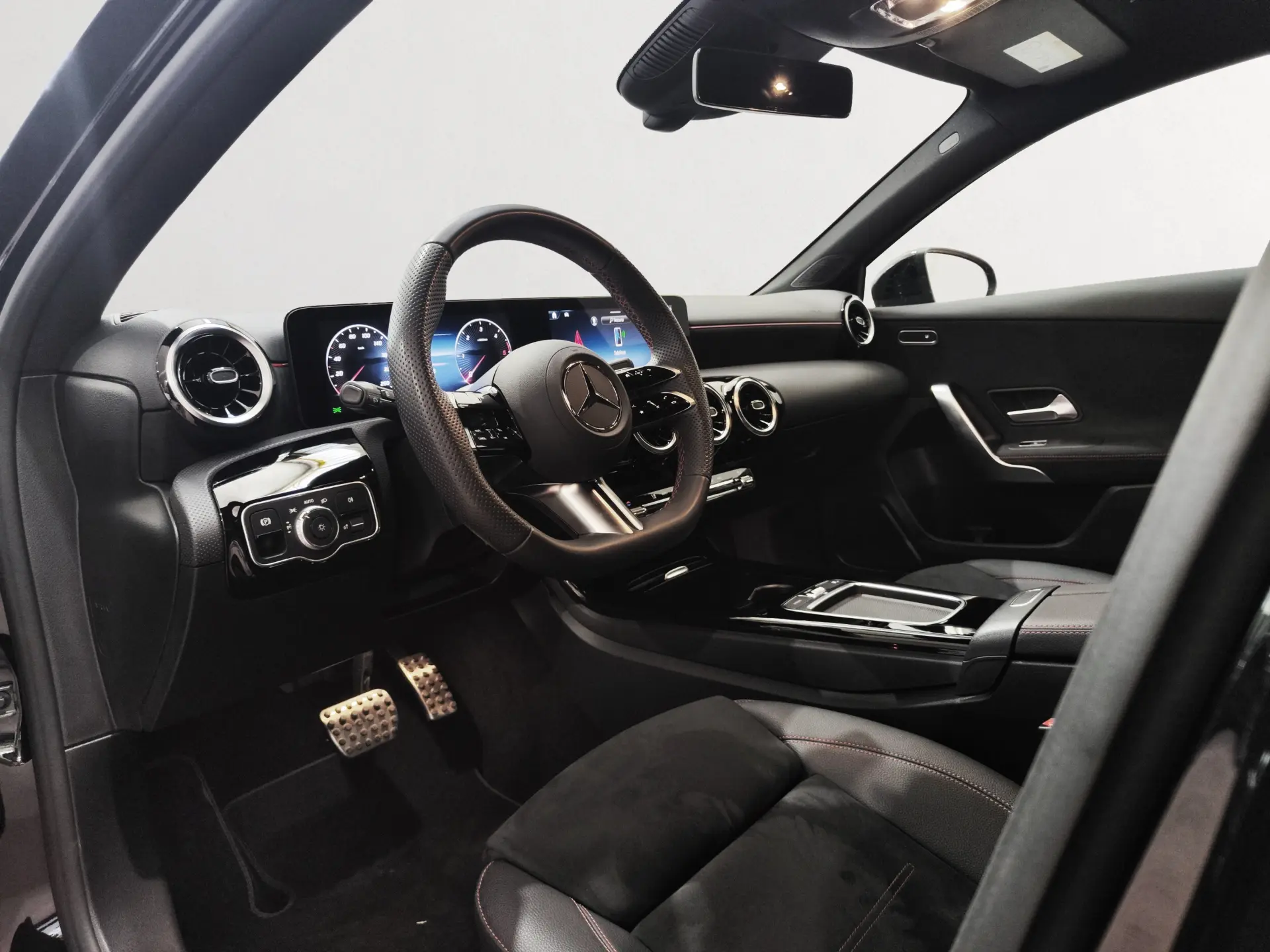 Mercedes-Benz A 180 d AMG 5