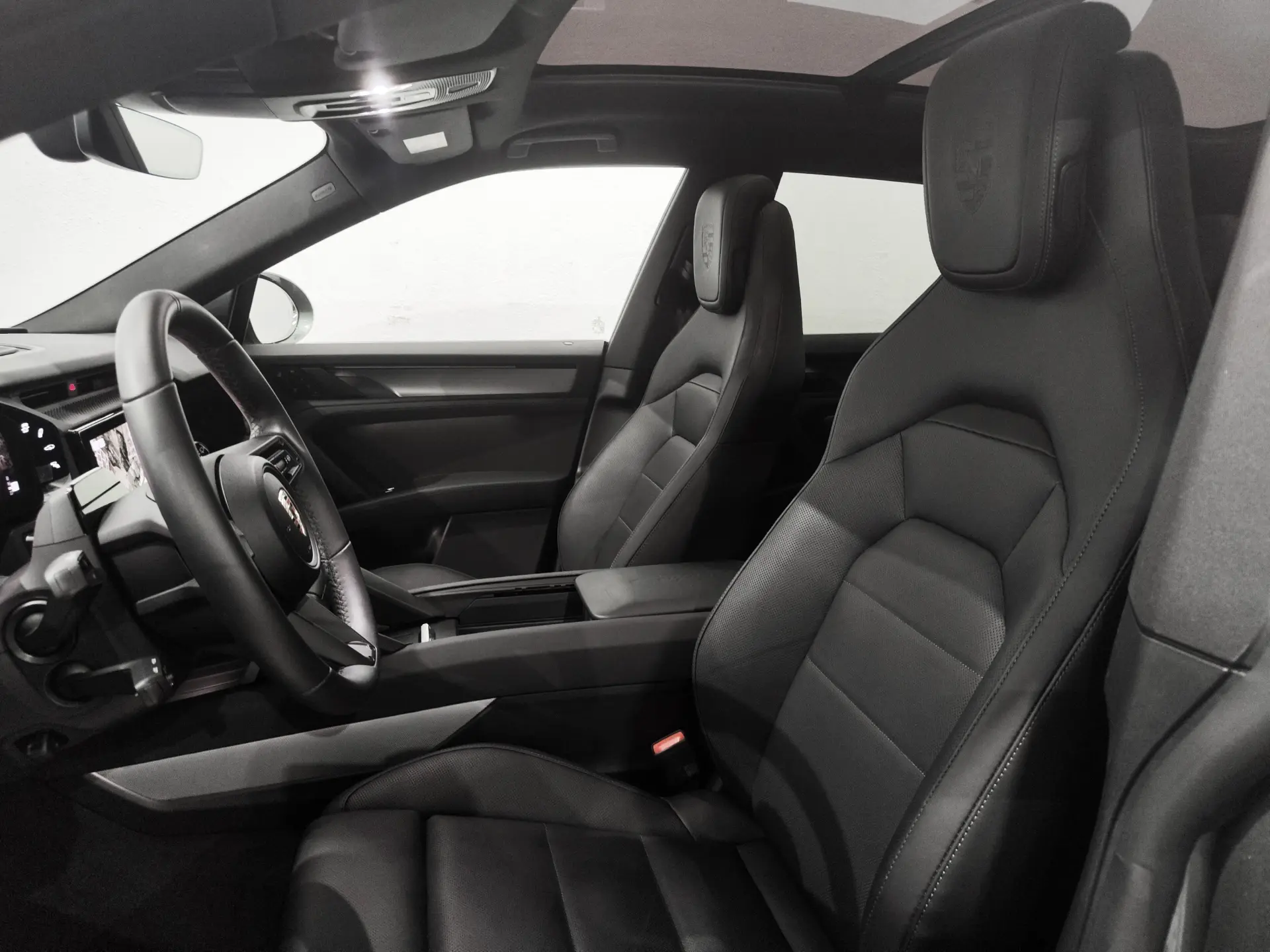 Porsche Cayenne Electric 13