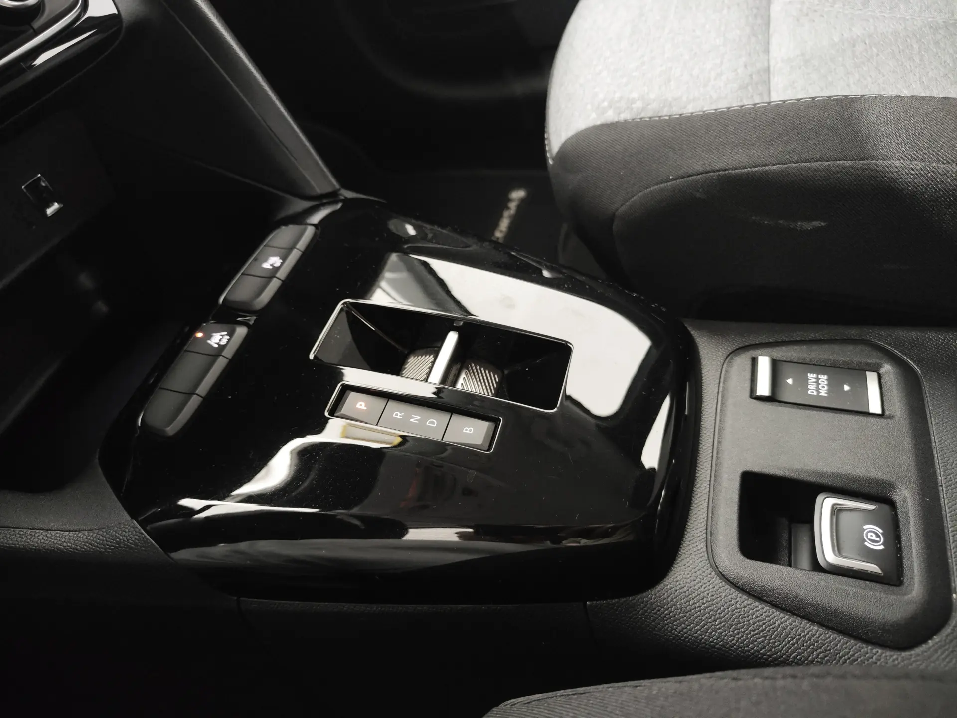 Opel Corsa-e 50 kWh 16