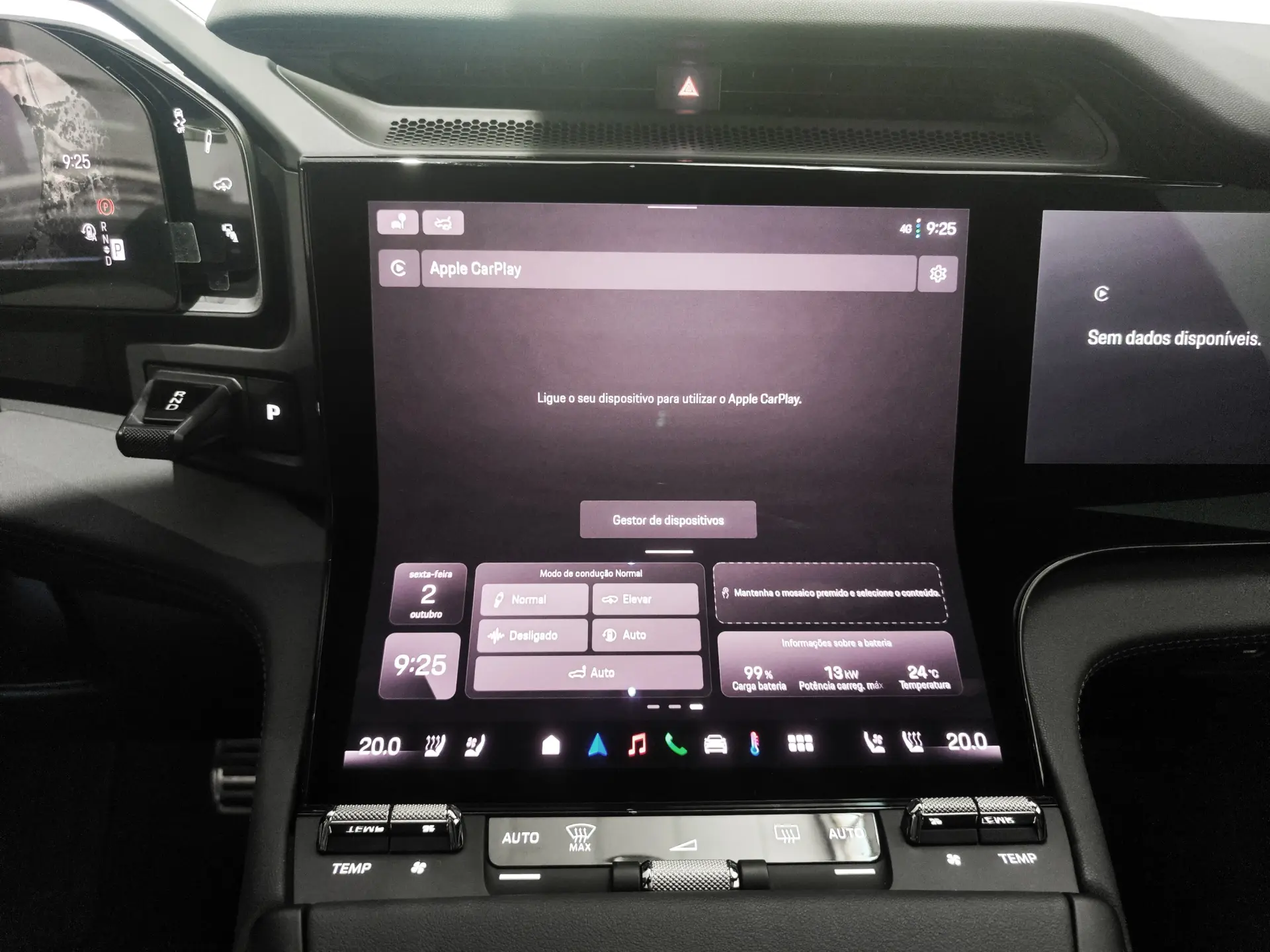Porsche Cayenne Electric 21