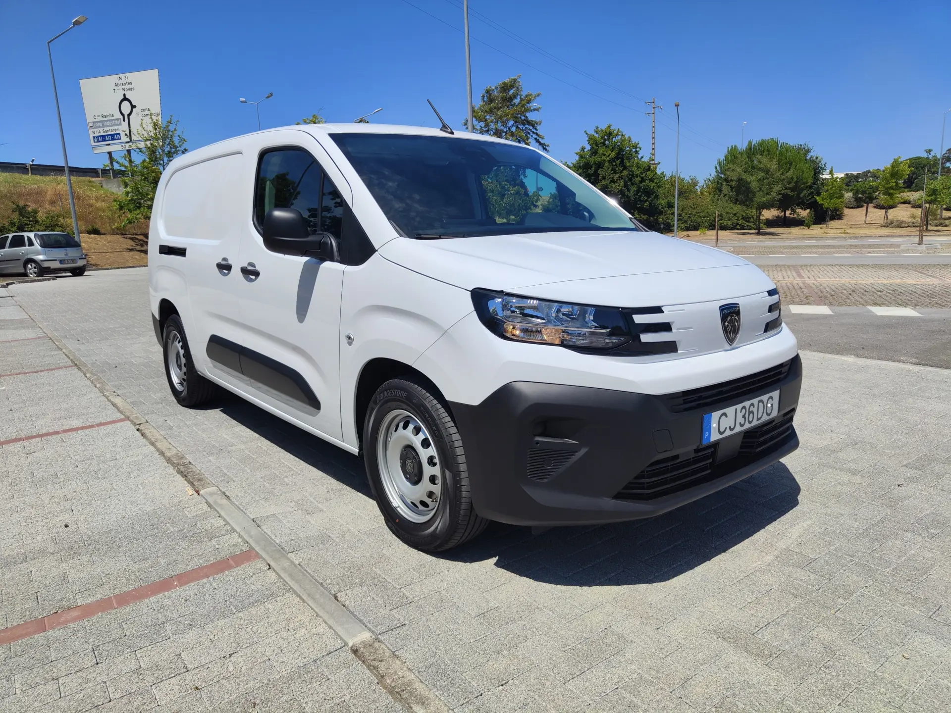 Peugeot e-Partner XL Elétrico 136cv - Bateria 50kwh 3