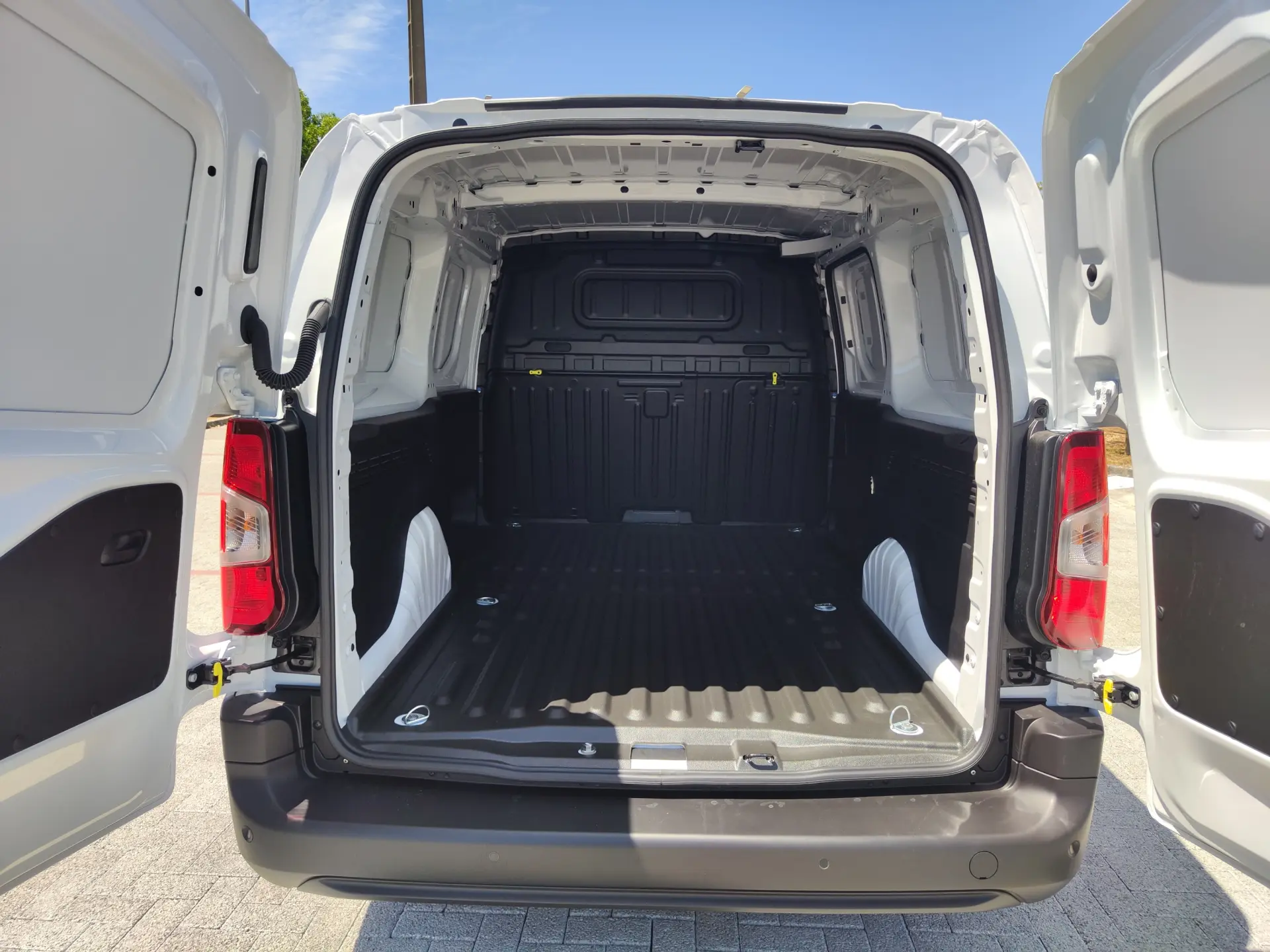 Peugeot e-Partner XL Elétrico 136cv - Bateria 50kwh 8