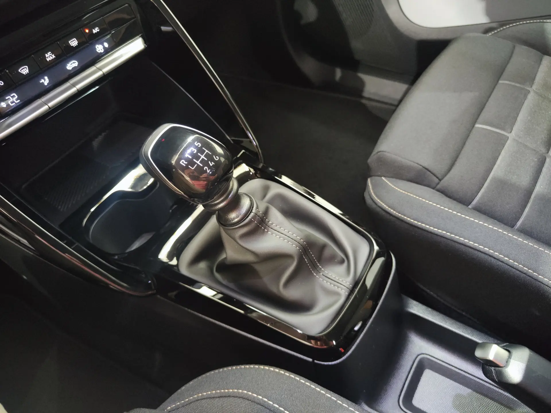 Citroen C3 Aircross 1.2 PureTech Plus 22