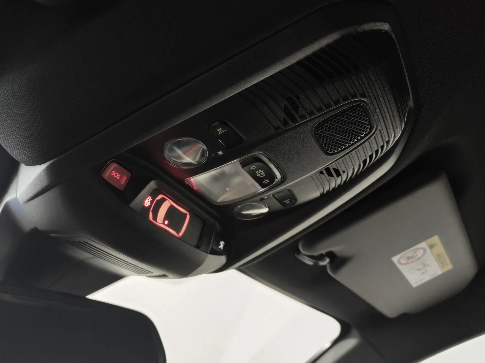 Peugeot 3008 1.6 Hybrid Allure e-EAT8 18