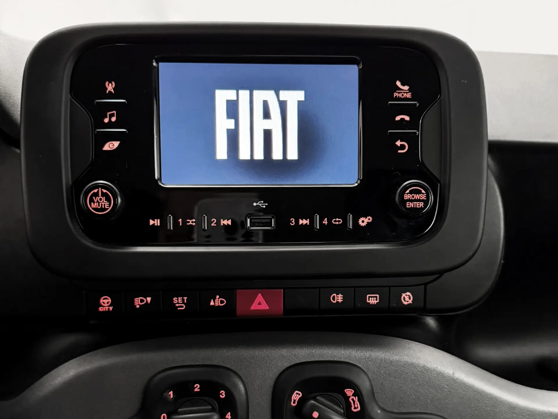 Fiat Panda 1.0 Hybrid 8