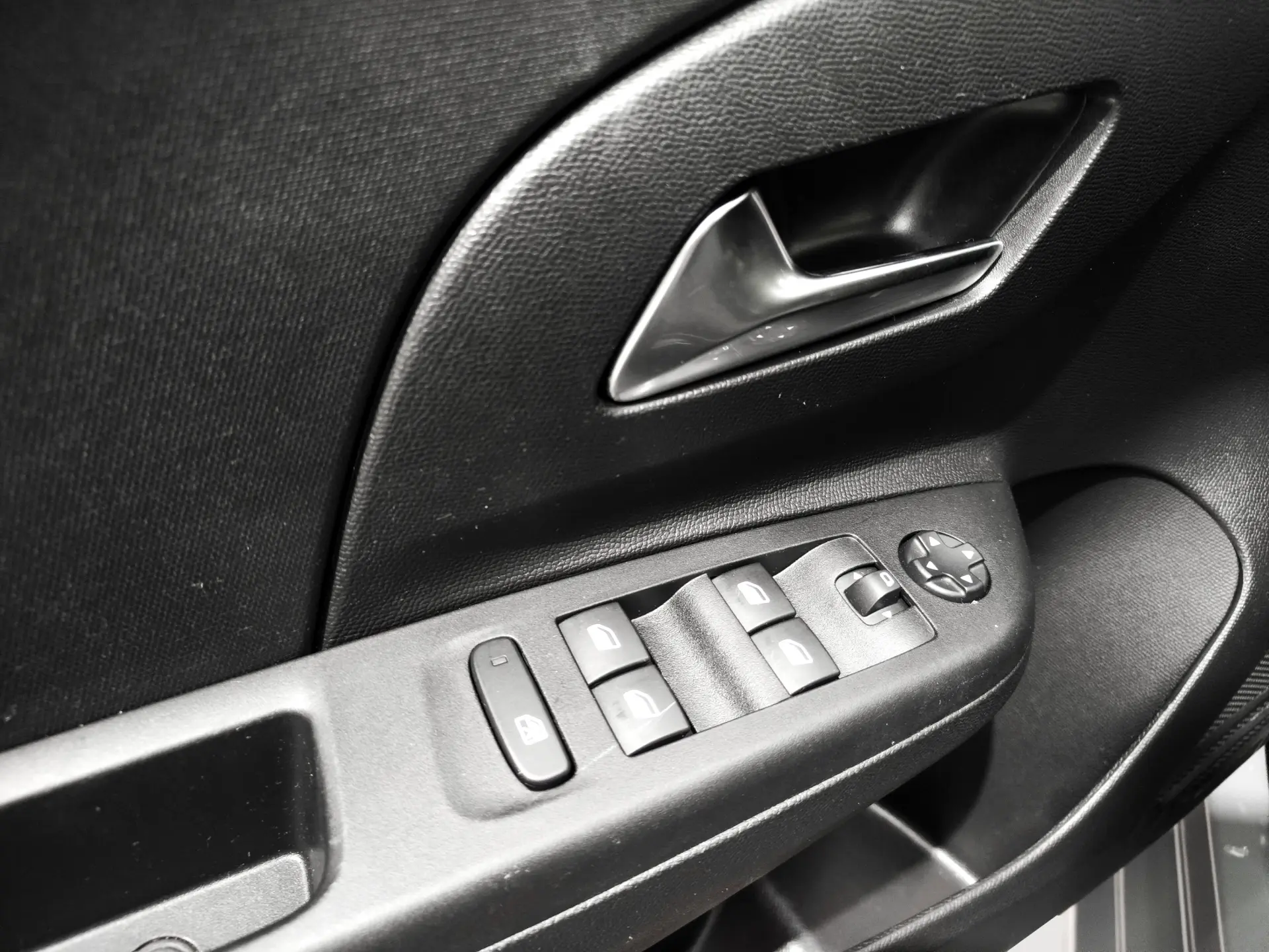 Opel Corsa-e 50 kWh 8