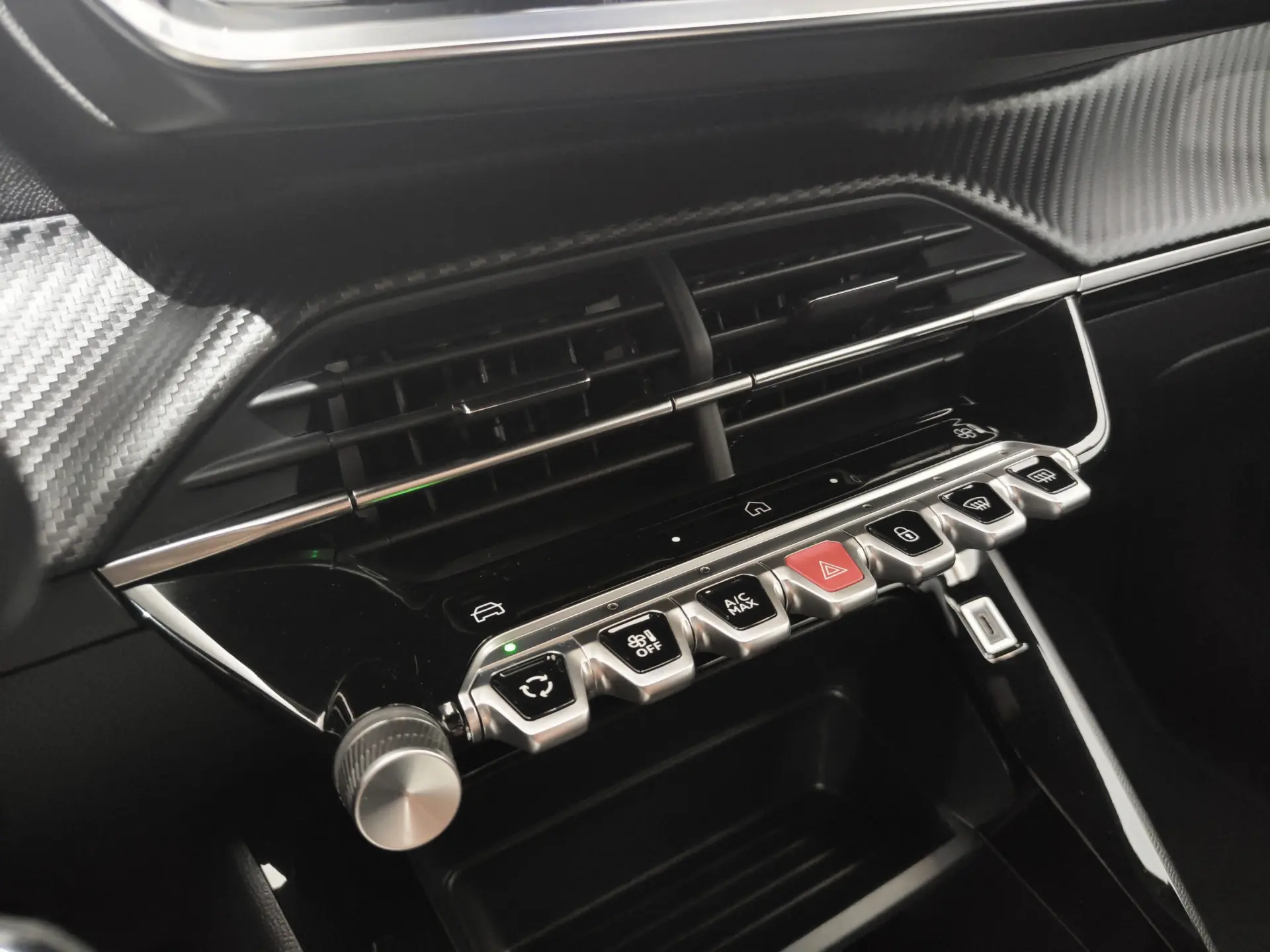 Peugeot 2008 1.2 PureTech Style 13
