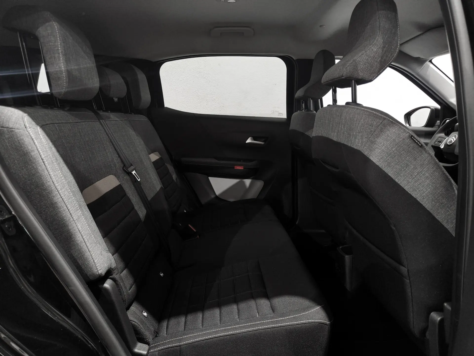 Citroen C3 Aircross 1.2 PureTech Plus 23