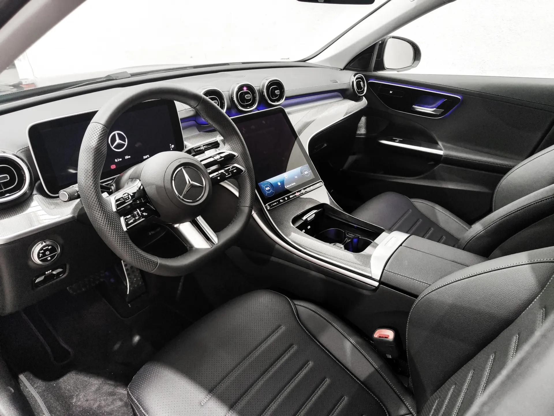 Mercedes-Benz C 300 e AMG Line 8