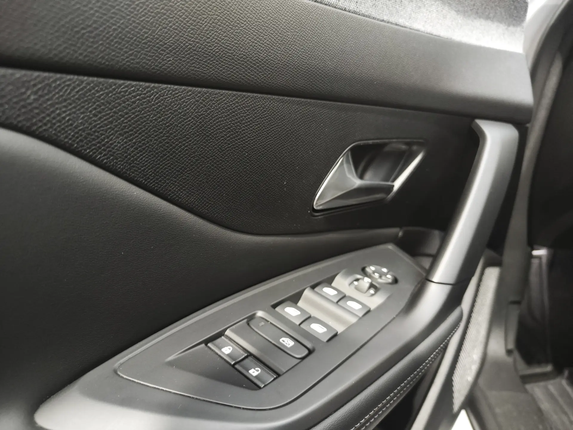 Peugeot 308 SW 1.2 PureTech Allure 16