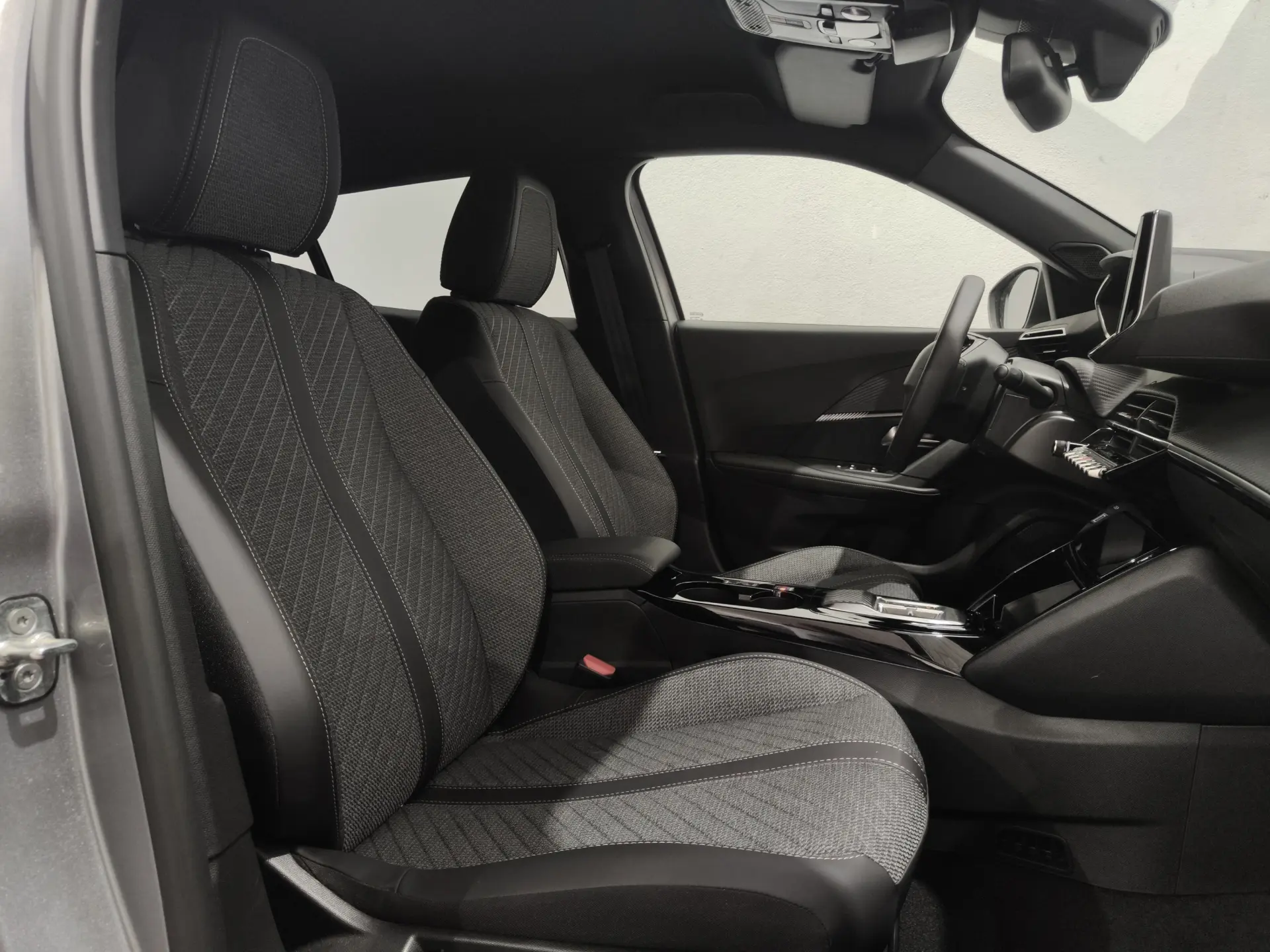 Peugeot e-2008 54 kWh Allure 25