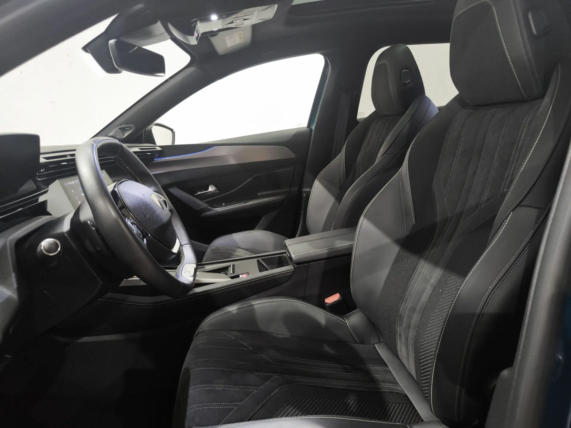 Peugeot 408 1.6 Hybrid GT e-EAT8 14