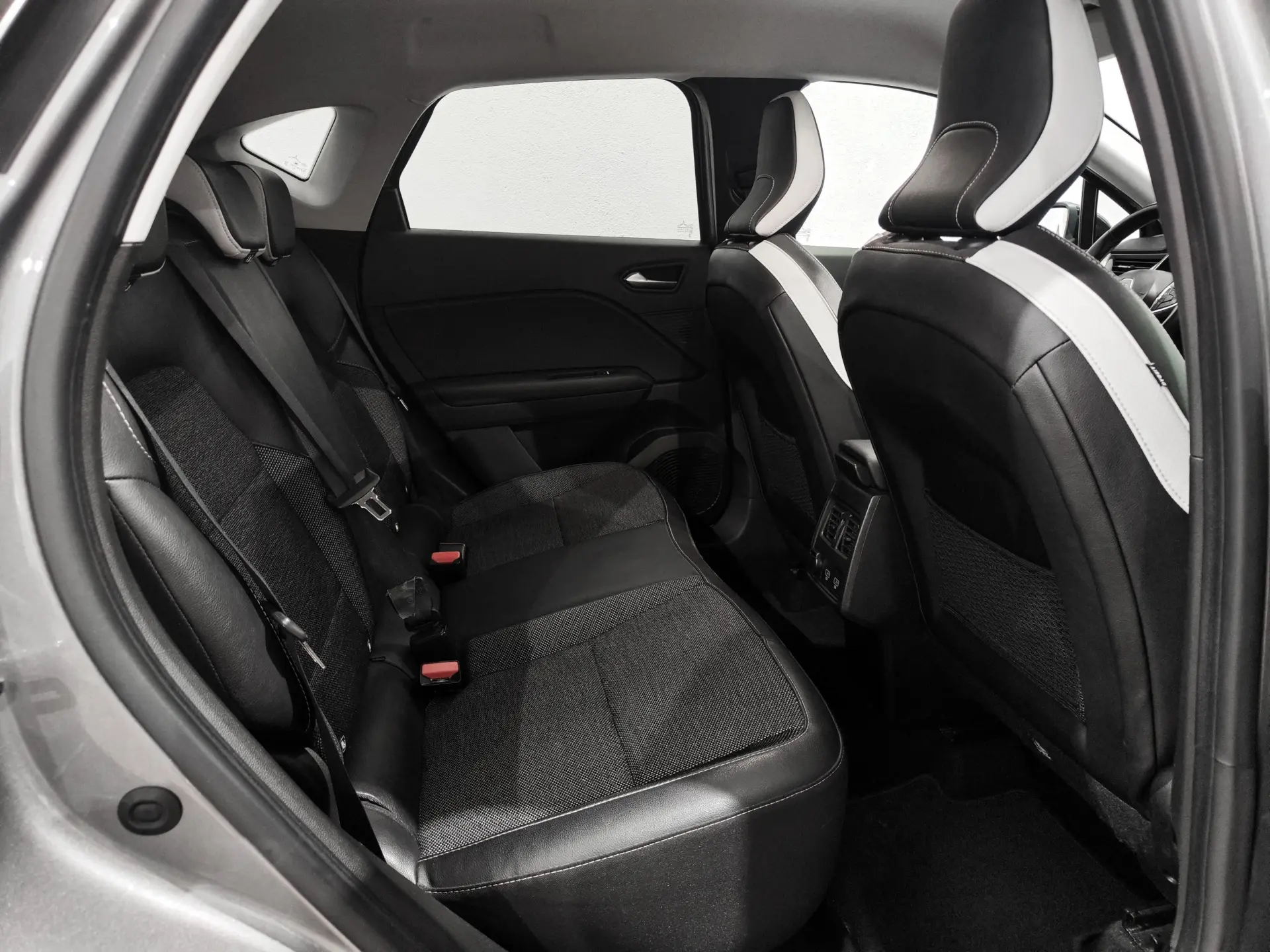 Renault Captur 1.0 TCe Techno 27