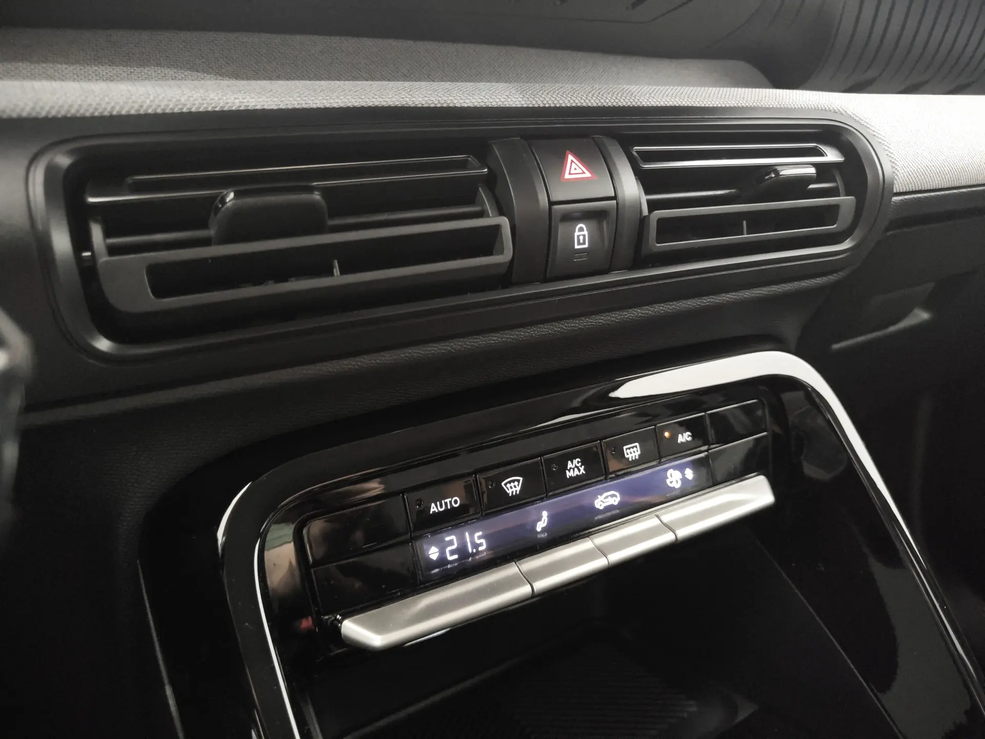 Citroen C3 Aircross 1.2 PureTech Plus 16