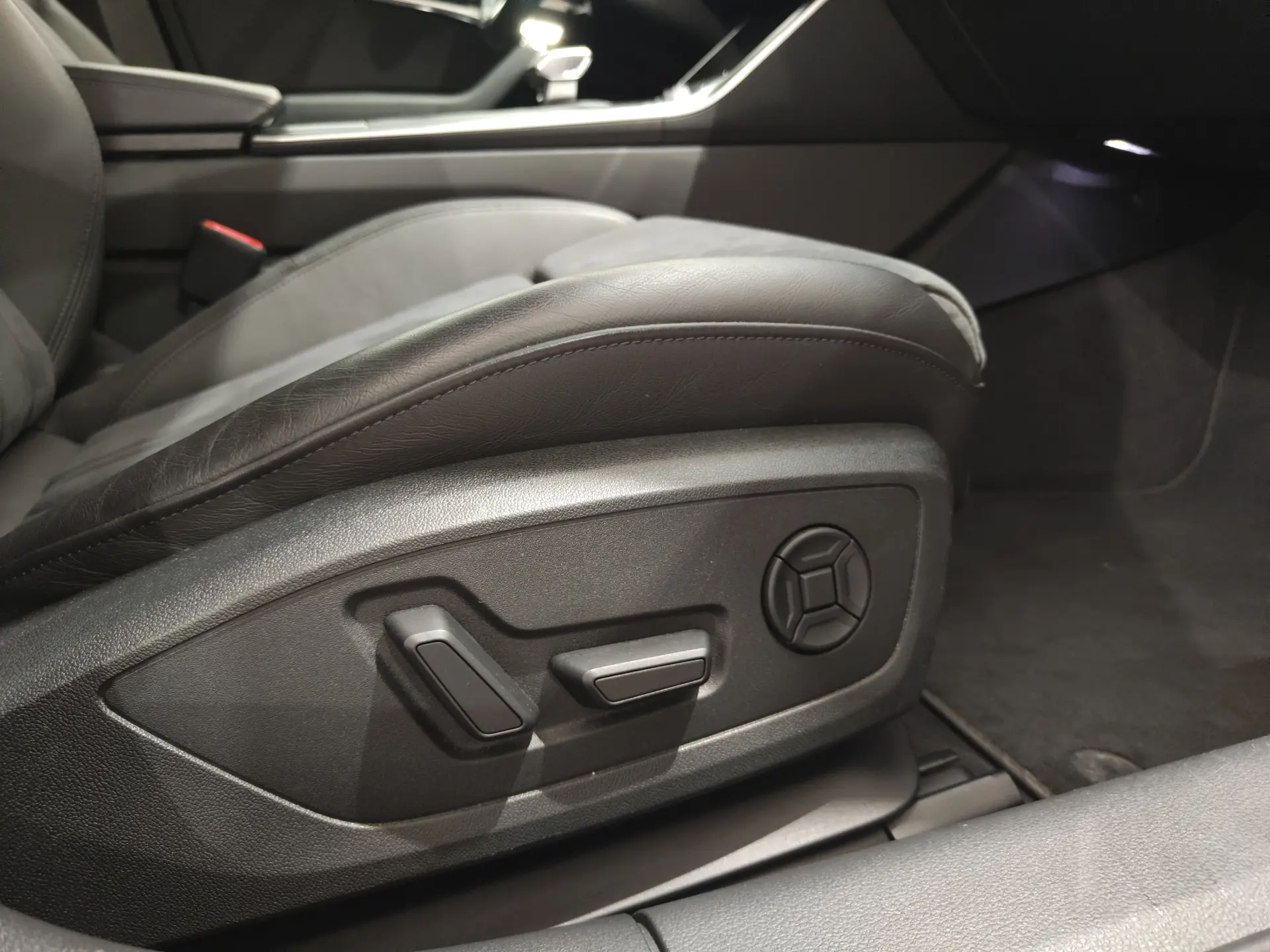 Audi A6 Avant 40 TDI Sport S tronic 33