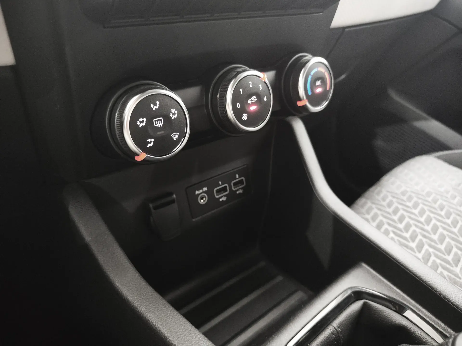 Renault Clio 1.0 TCe Limited 11
