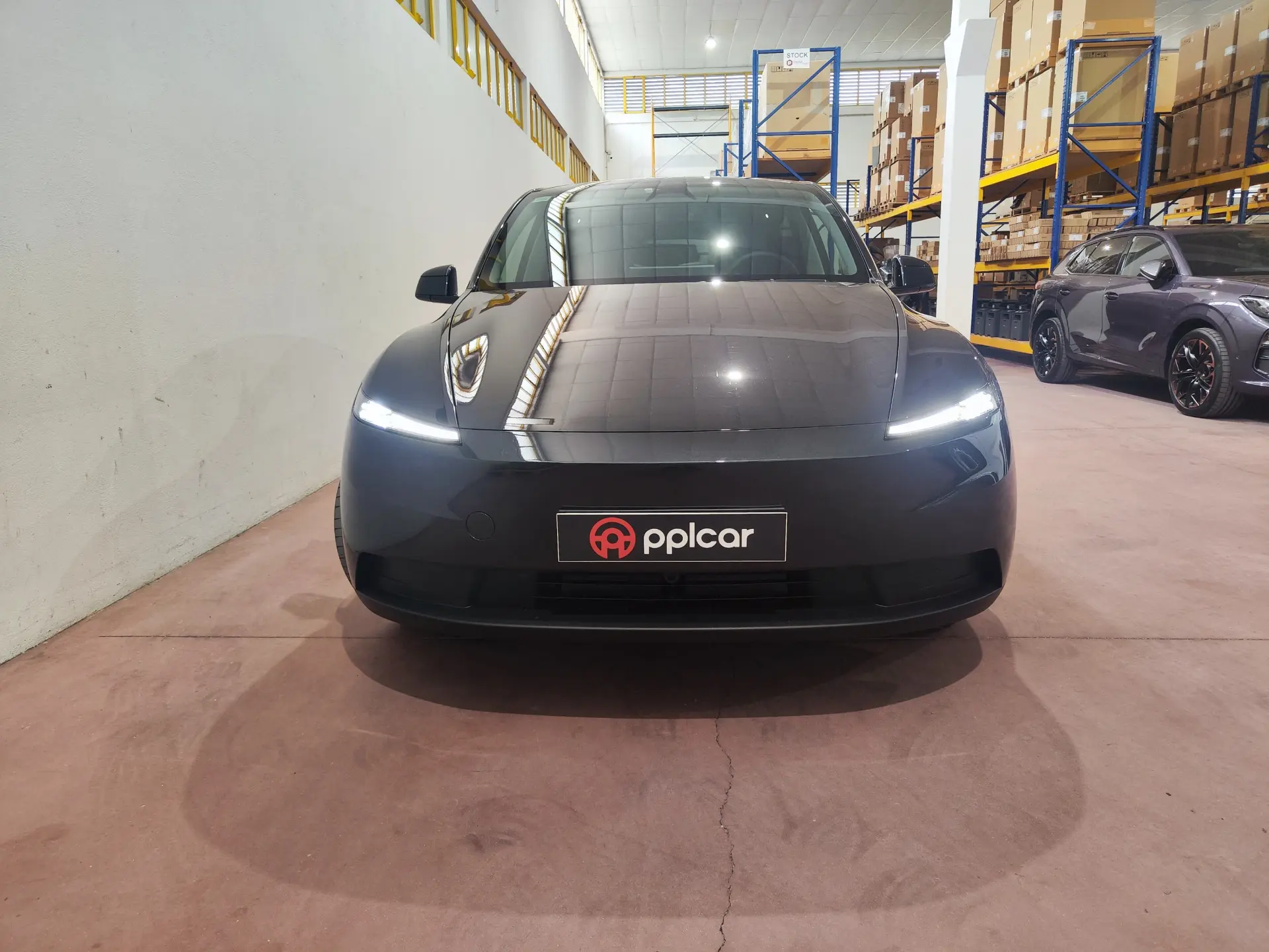 Tesla Model Y Tração Traseira 3