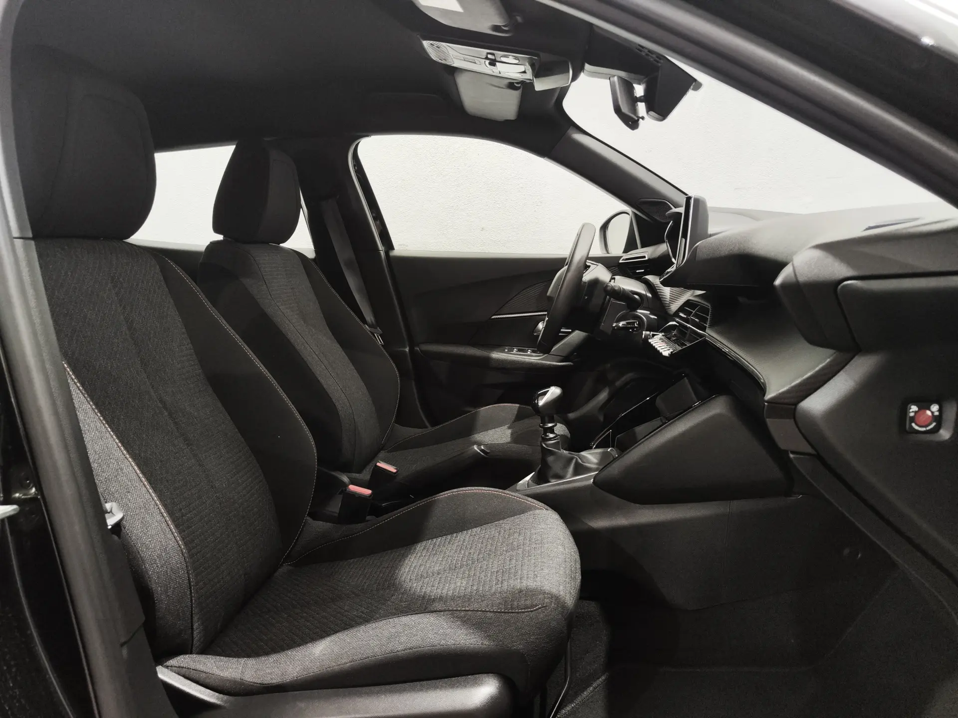 Peugeot 2008 1.2 PureTech Style 6