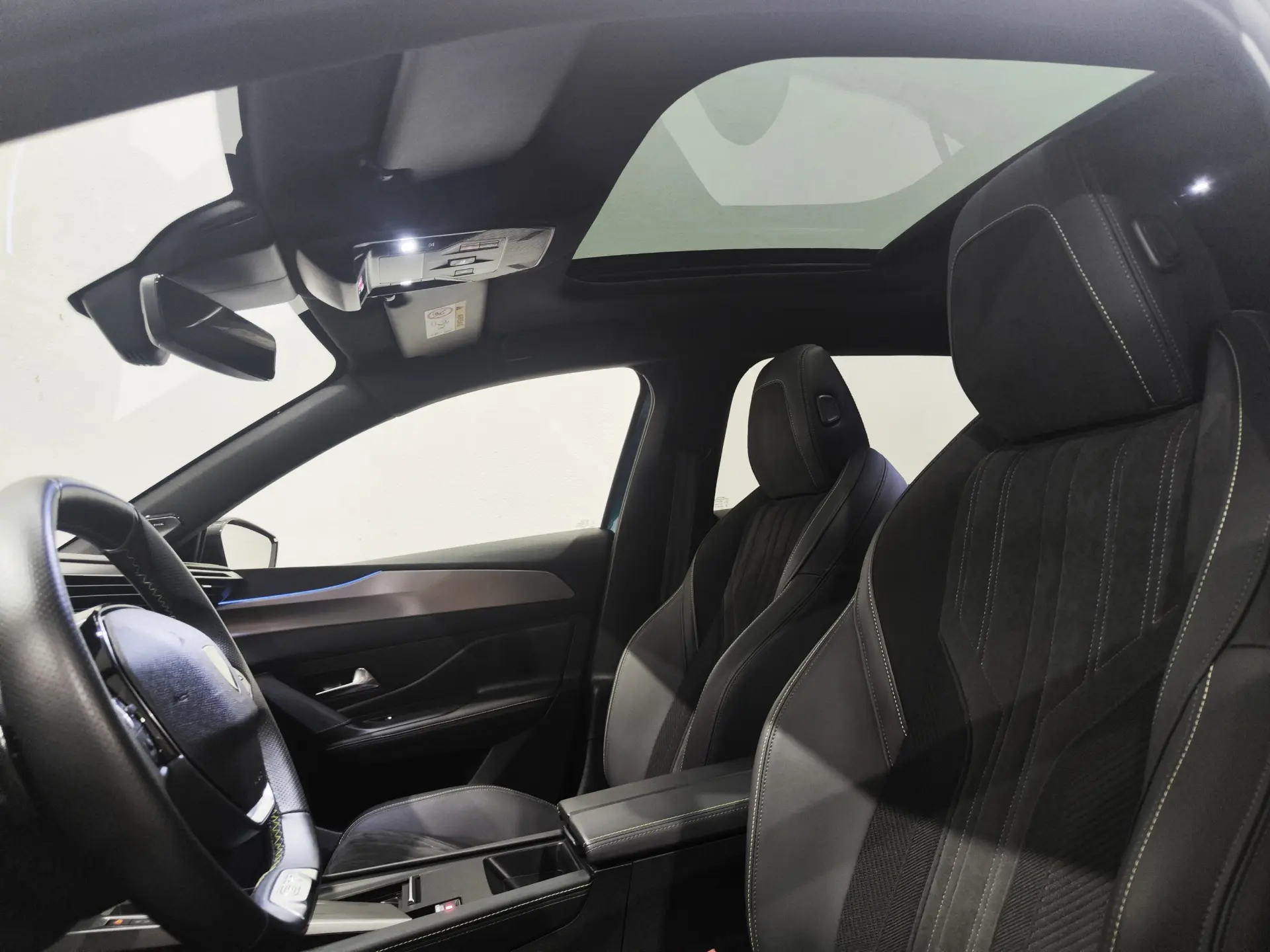 Peugeot 408 1.6 Hybrid GT e-EAT8 27