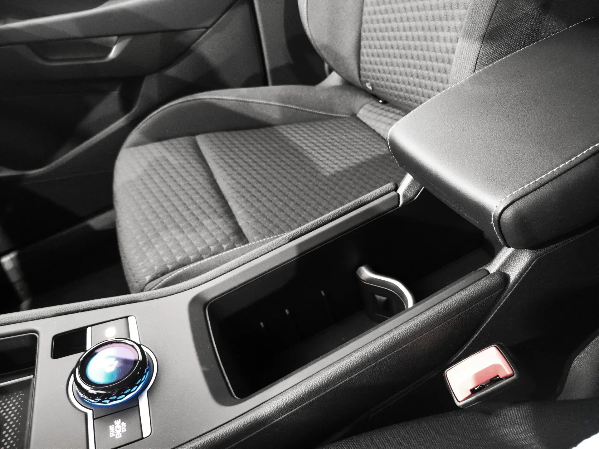 Volkswagen T-Roc 1.5 eTSI Trend DSG 21