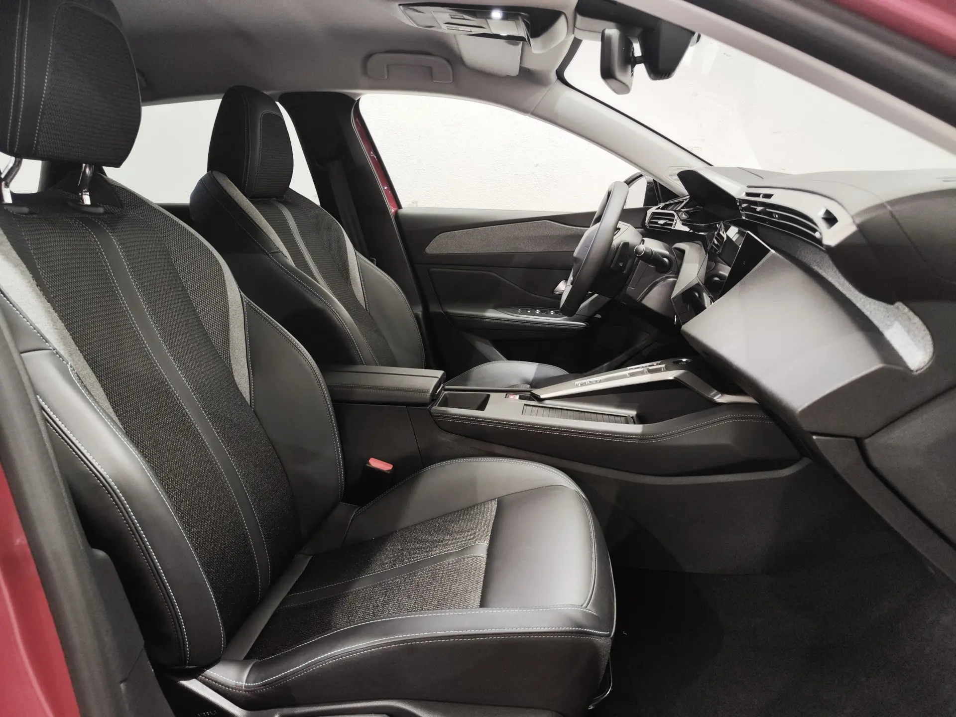 Peugeot 308 SW 1.2 PureTech Allure EAT8 6