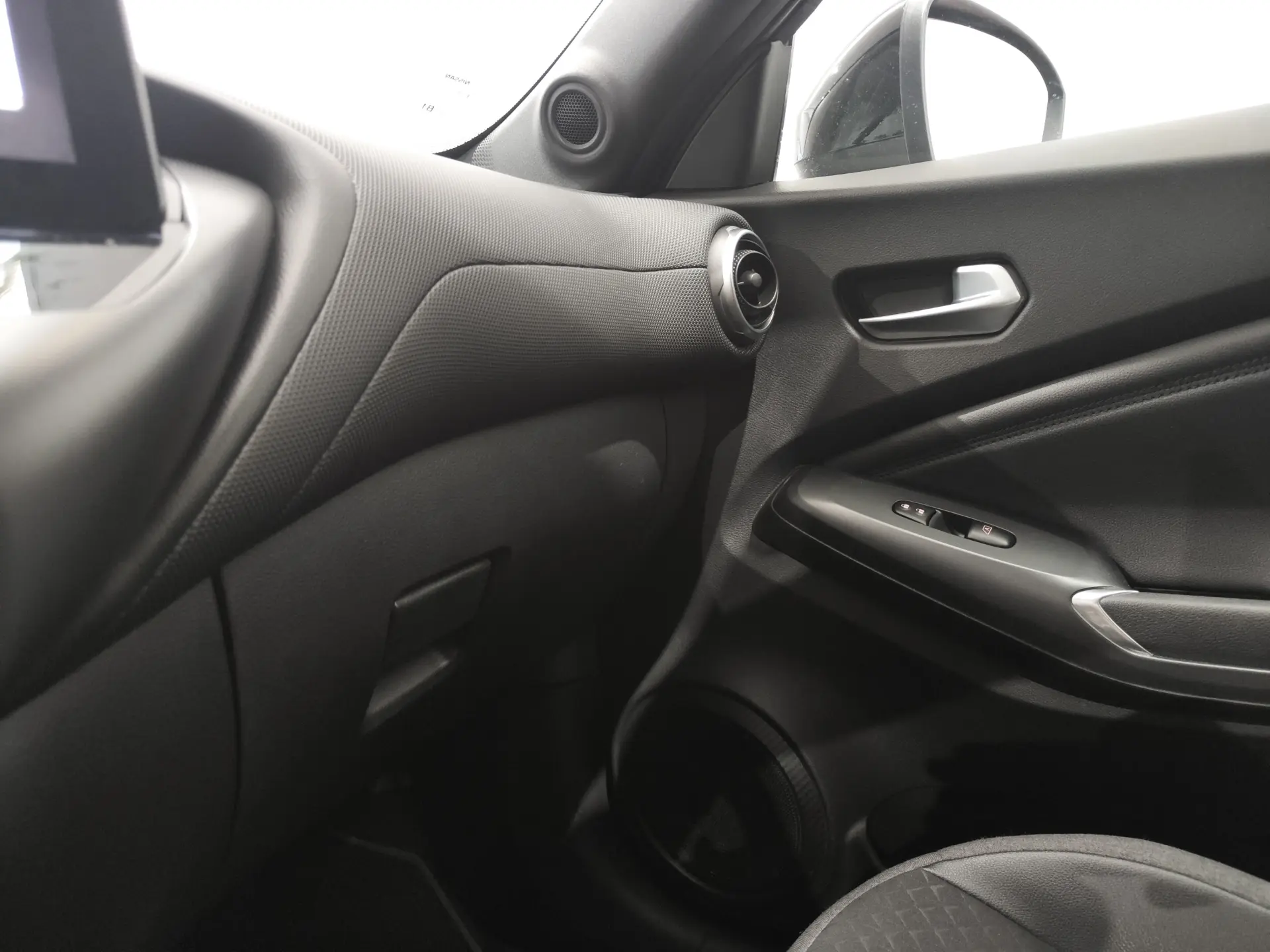 Nissan Juke 1.0 DIG-T N-Connecta DCT 22